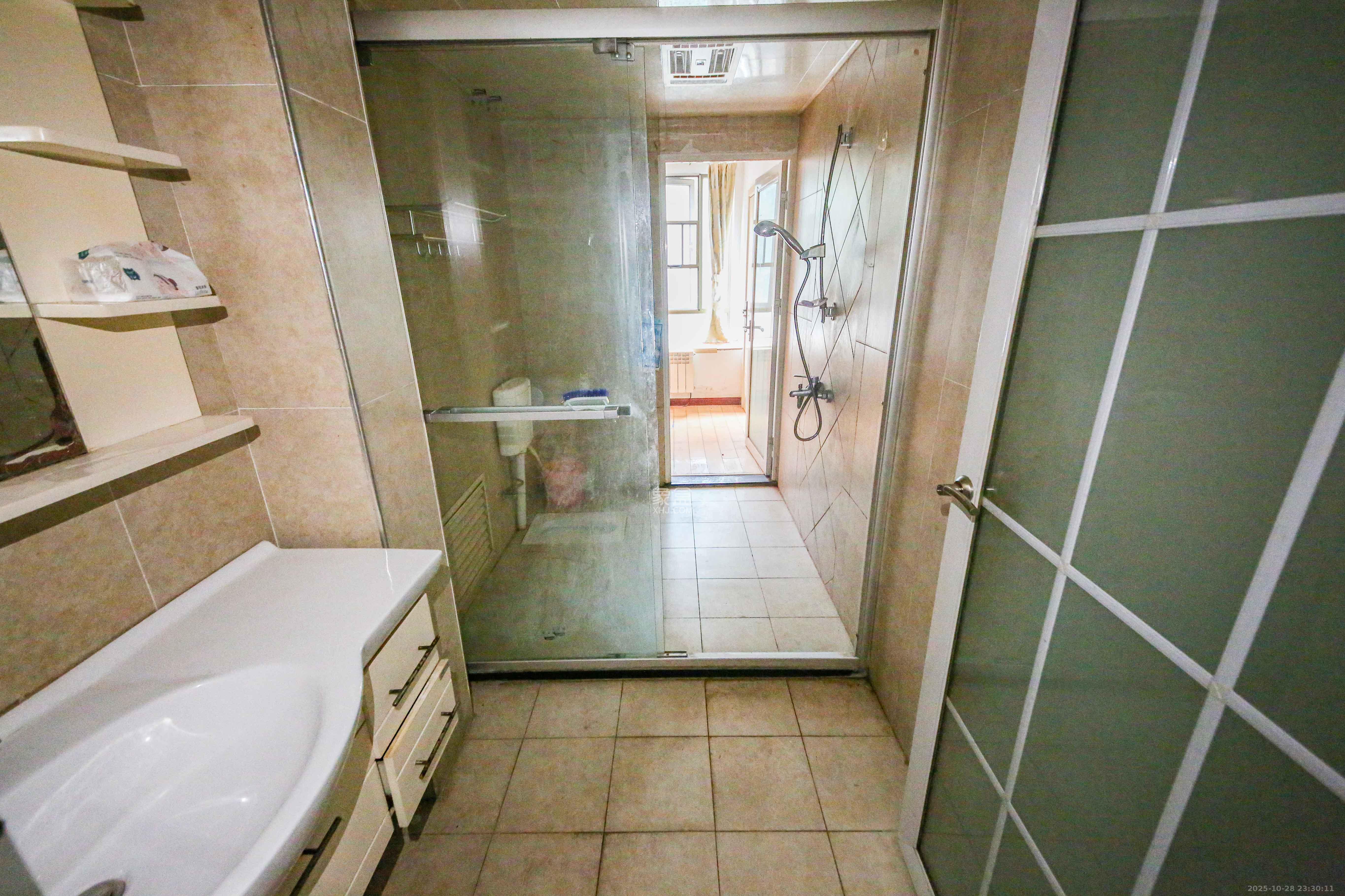 奥林匹克花园 4室2厅1卫 210.0万 奥林匹克花园 4室2厅1卫 210.0万卫生间