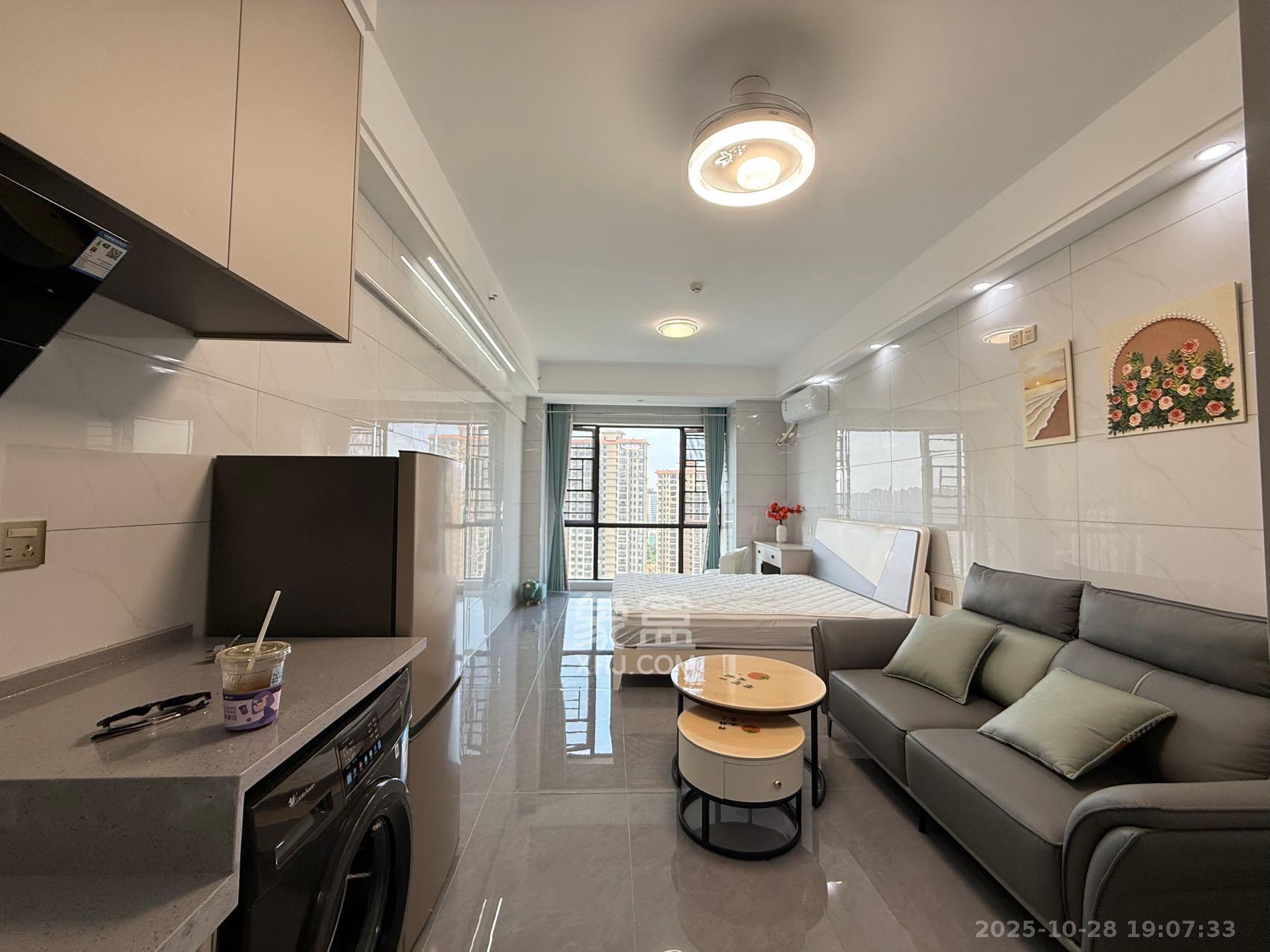 鄱阳汇金中心  1室0厅0卫    1500.0元/月