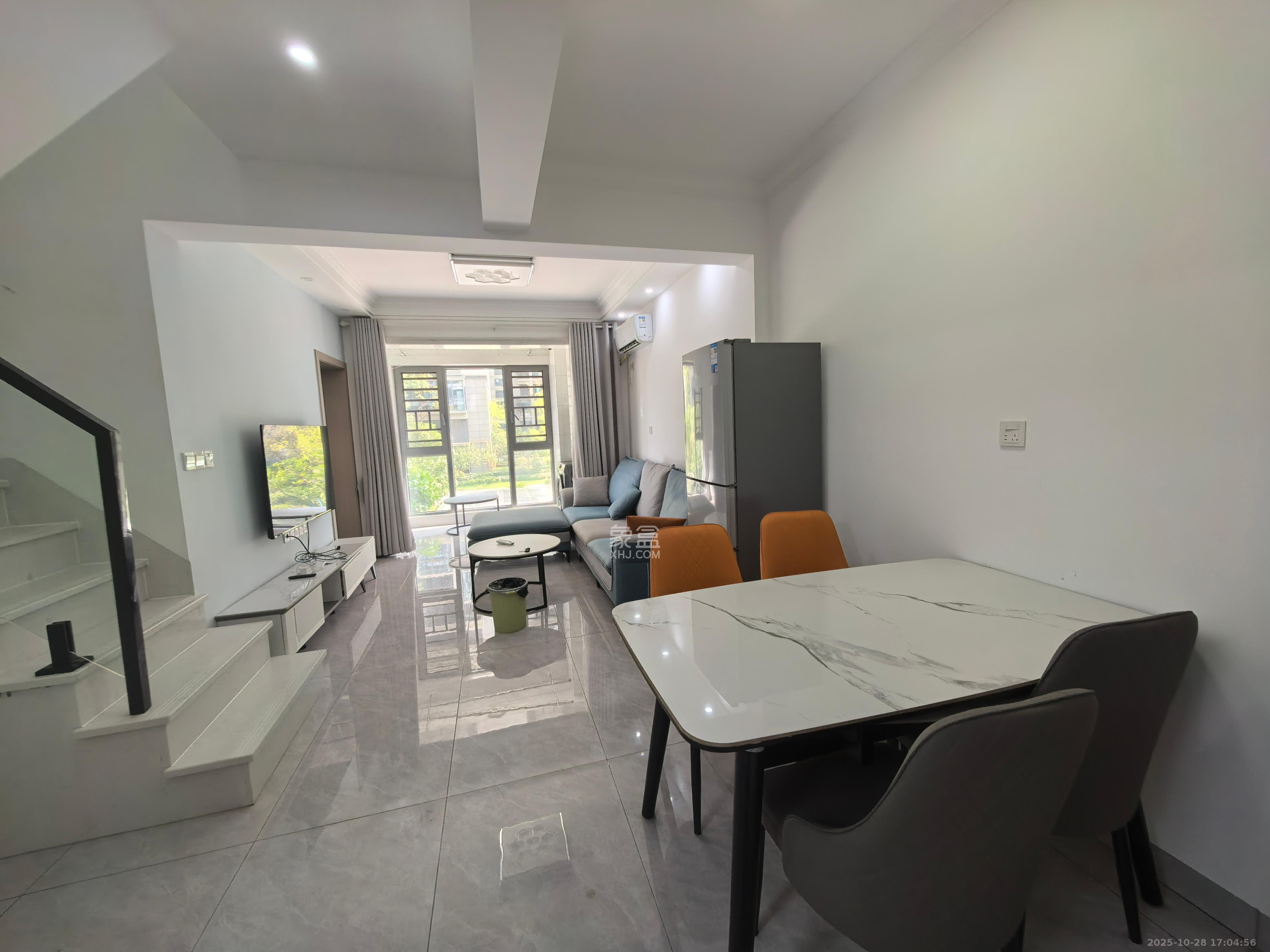 金辉优步星樾  3室2厅2卫    2600.0元/月 金辉优步星樾  3室2厅2卫    2600.0元/月户型图