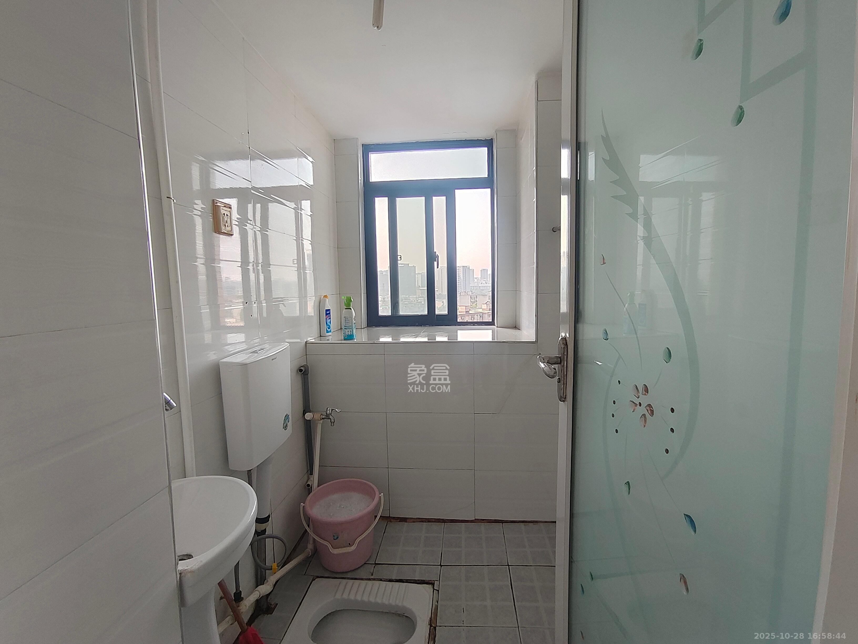 加加大街（华景苑）  2室1厅1卫    2000.0元/月室内图