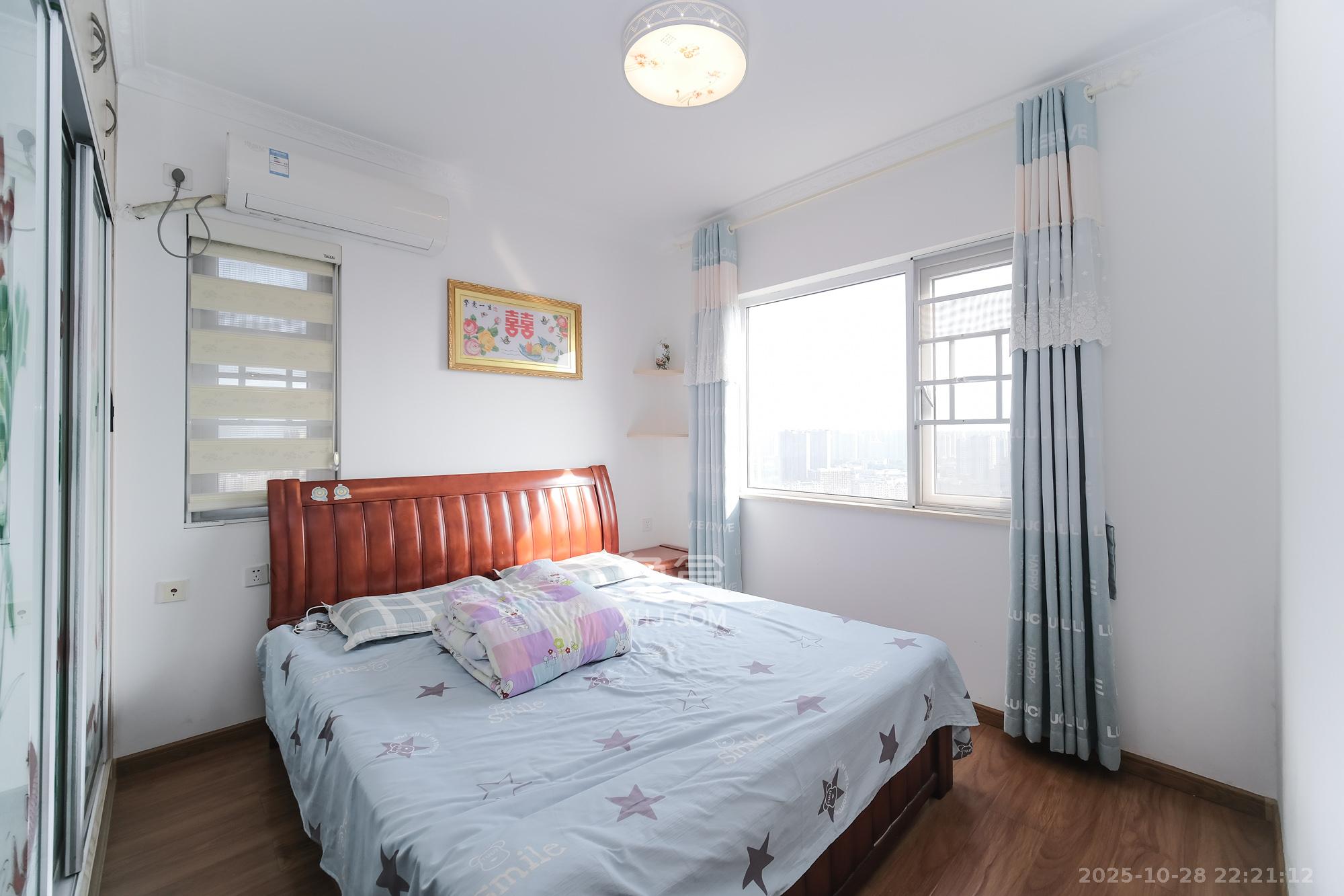 保利香槟国际  3室2厅1卫    72.0万 保利香槟国际  3室2厅1卫    72.0万卧室