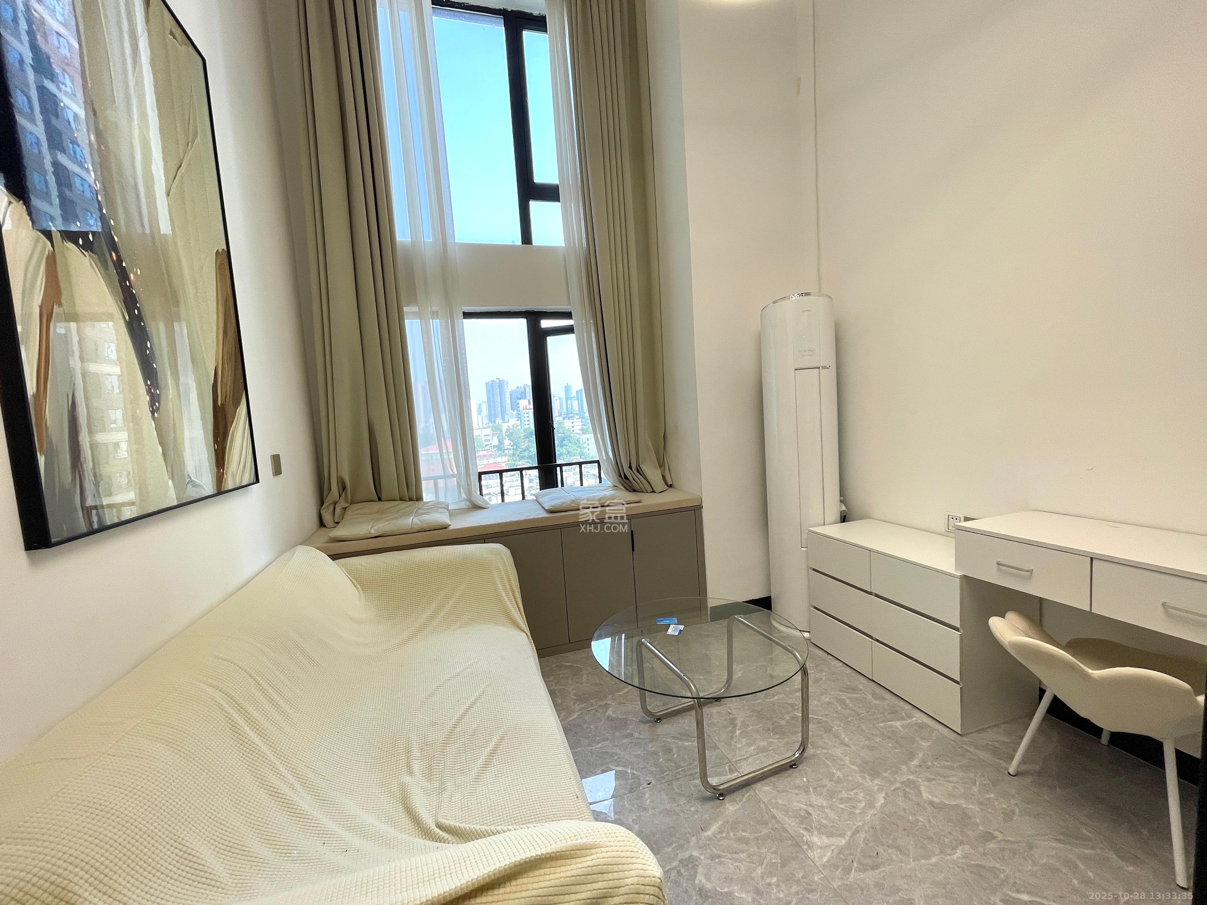 卓越江岸  1室1厅1卫    2200.0元/月室内图