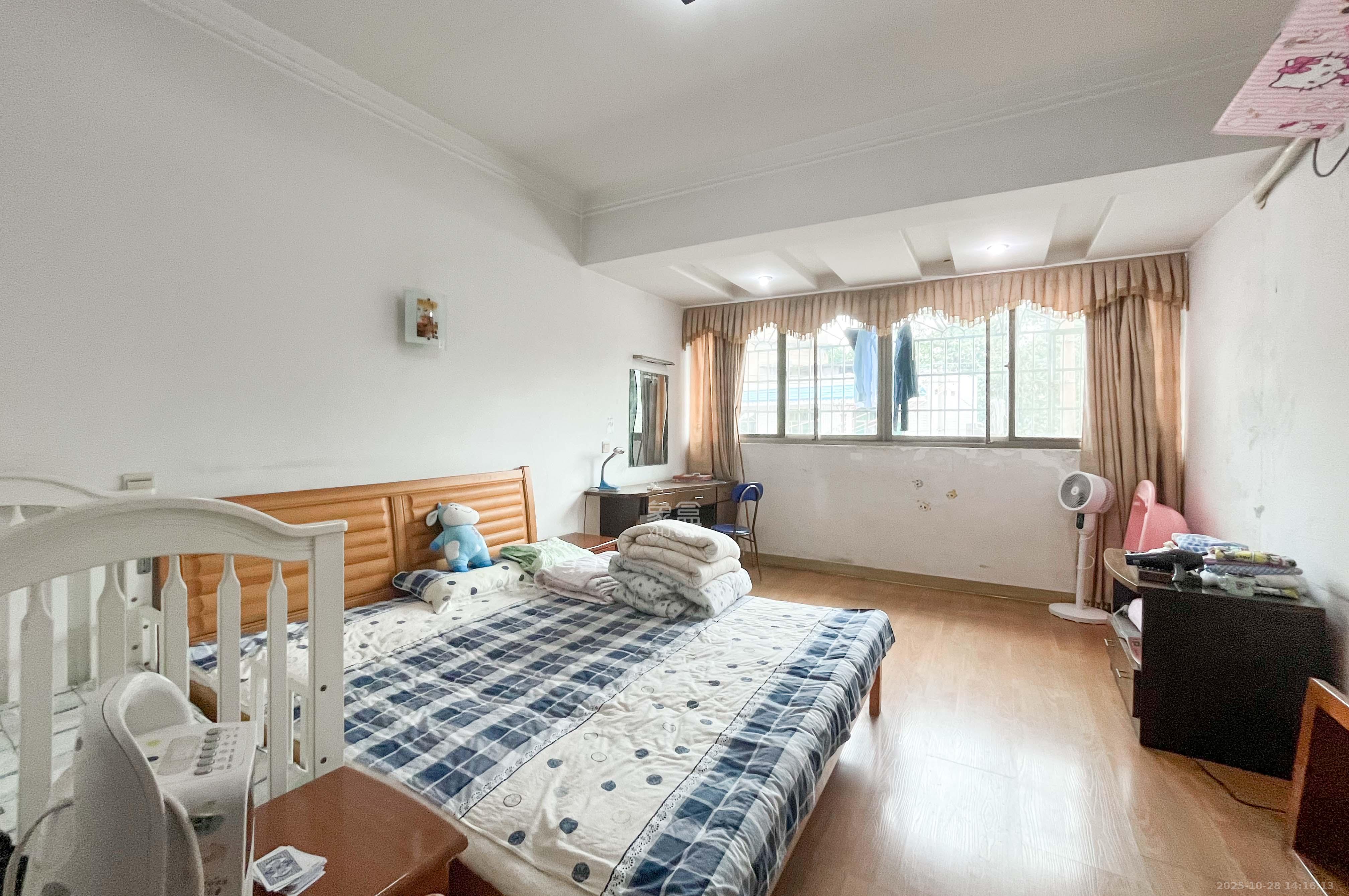 西韵公寓(西苑公寓) 3室2厅2卫 120.0万 西韵公寓(西苑公寓) 3室2厅2卫 120.0万其他