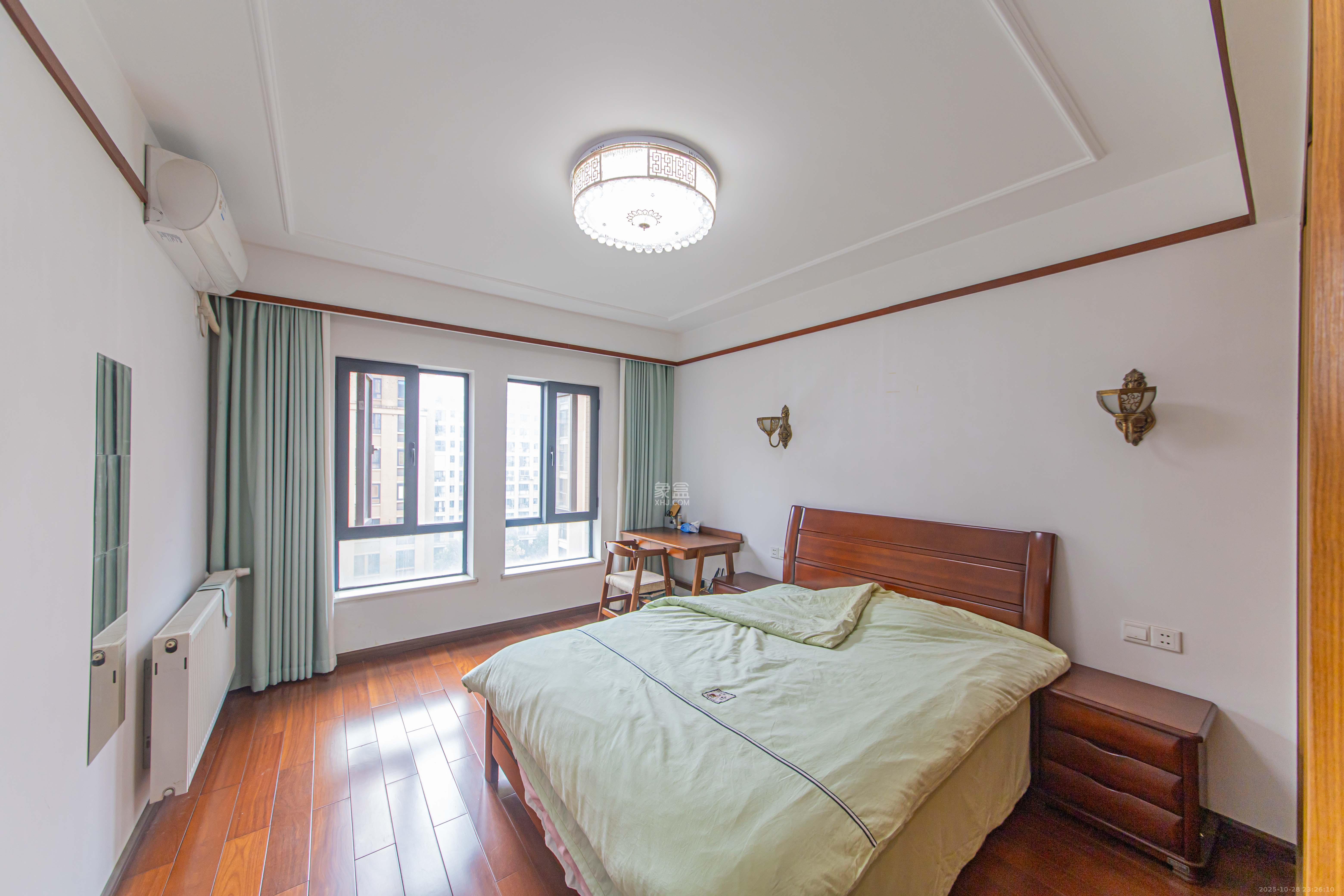 鑫远尚玺苑  4室2厅2卫    298.0万 鑫远尚玺苑  4室2厅2卫    298.0万卧室