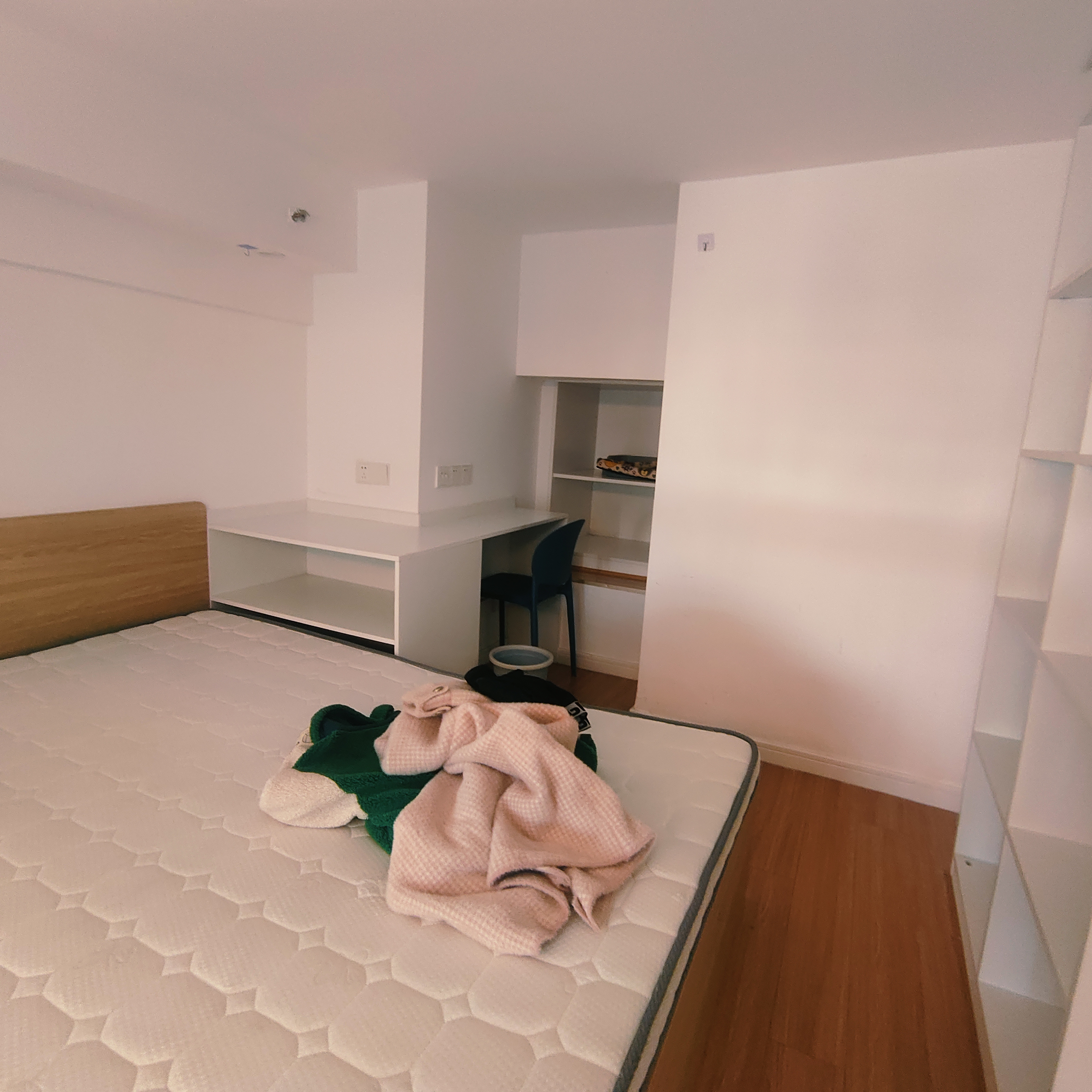 卓越江岸  2室1厅1卫    2200.0元/月 卓越江岸  2室1厅1卫    2200.0元/月户型图