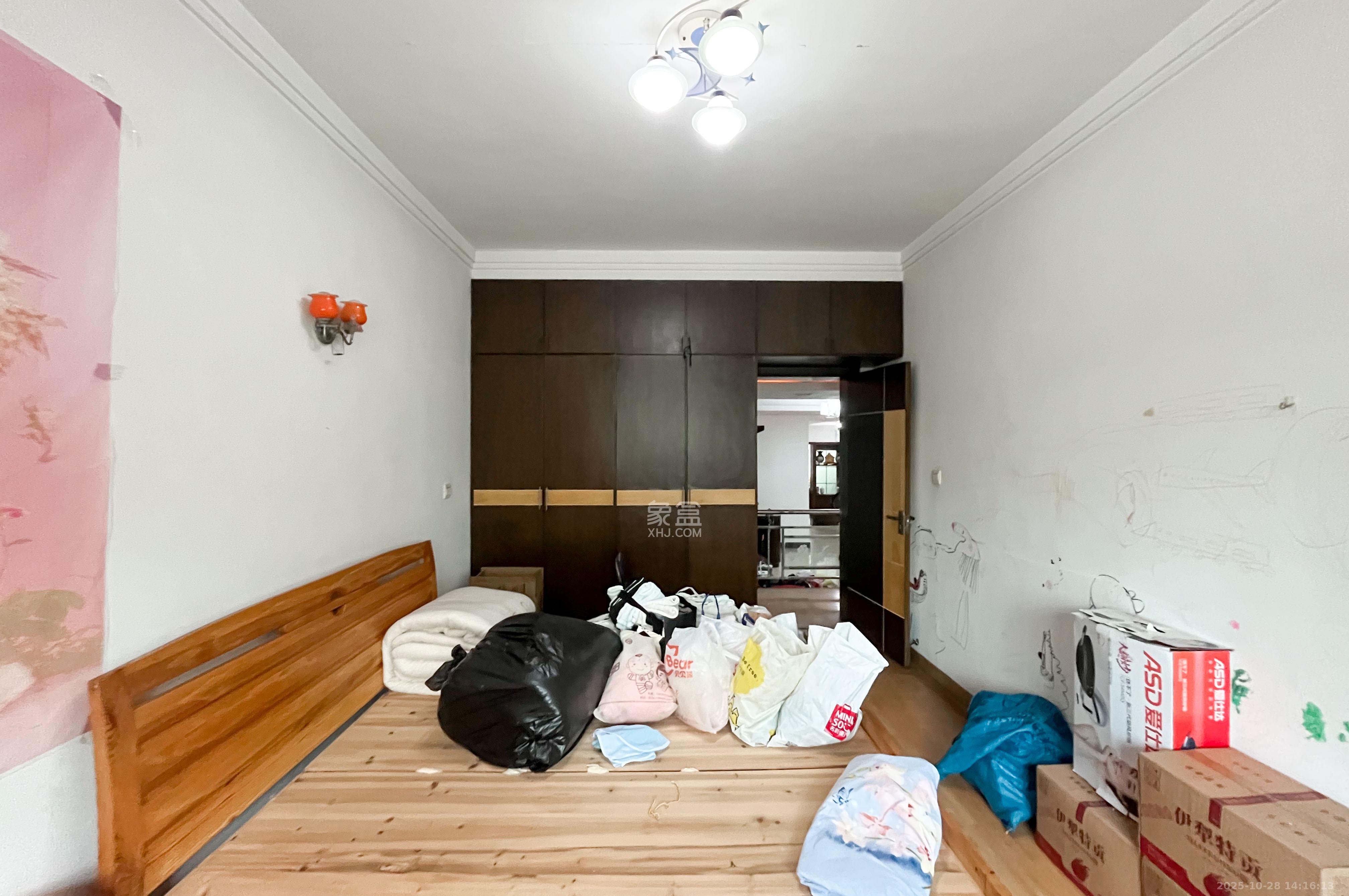 西韵公寓(西苑公寓) 3室2厅2卫 120.0万 西韵公寓(西苑公寓) 3室2厅2卫 120.0万其他