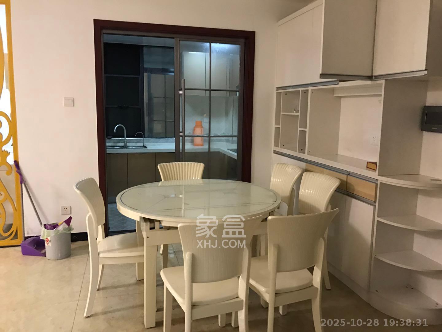 长房白沙湾  3室1厅2卫    2800.0元/月室内图