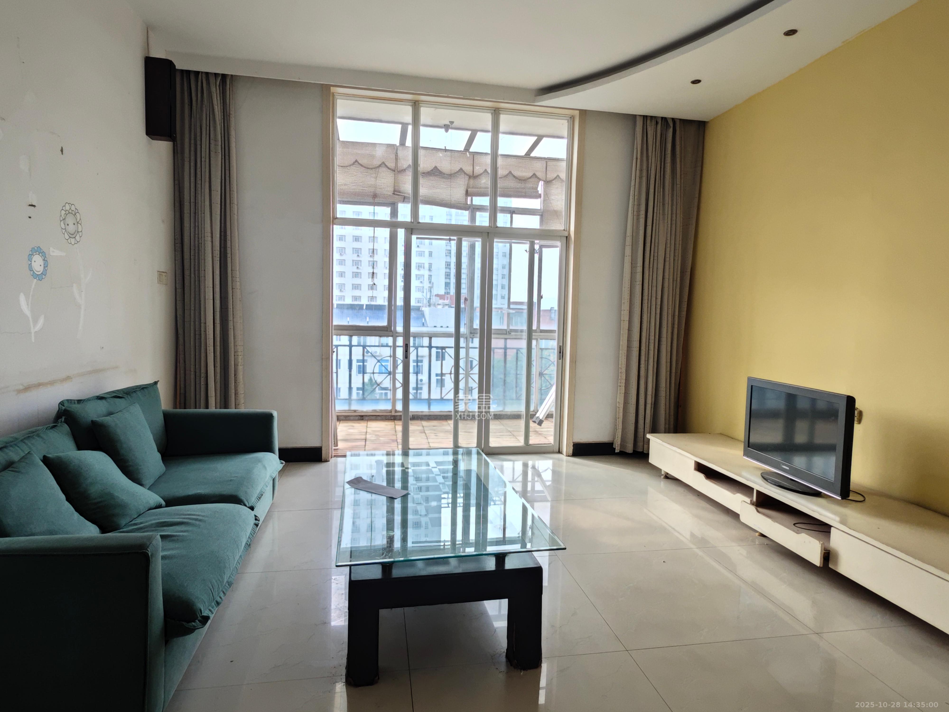 山水人家一二期  3室2厅1卫    1500.0元/月室内图