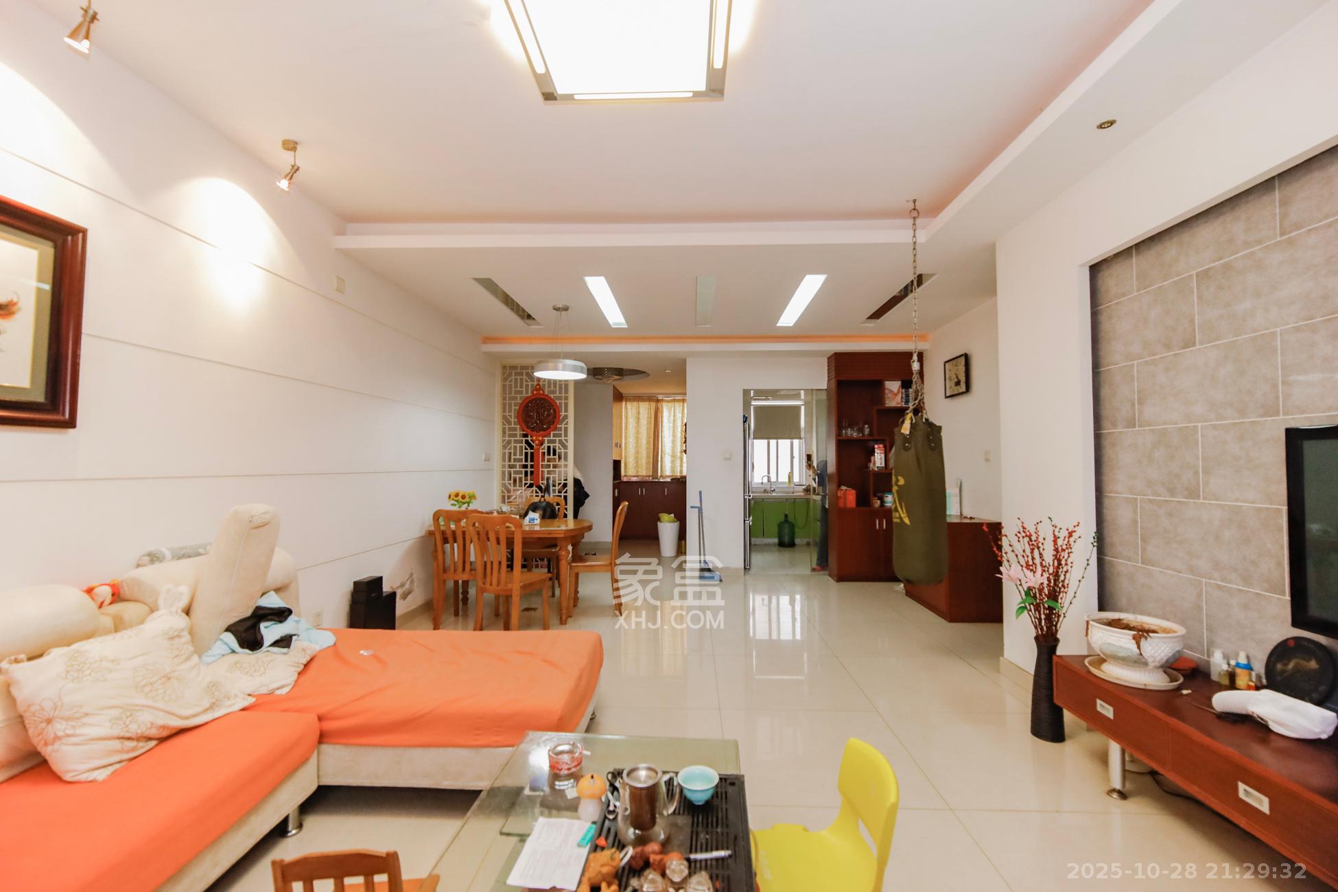 湘樟园小区（湘樟家园）  3室2厅2卫    82.0万客厅