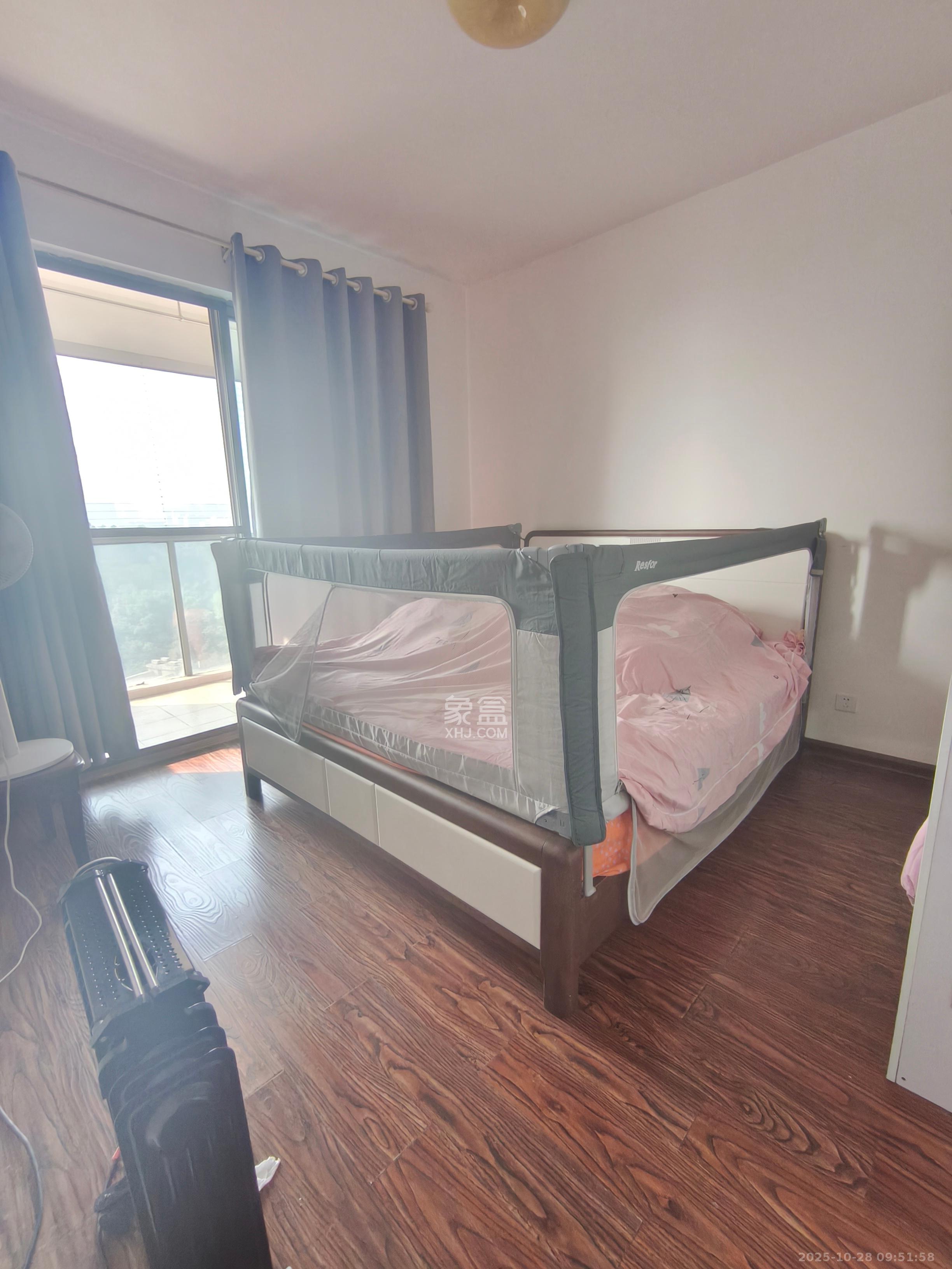 八方小区B区  3室2厅2卫    4200.0元/月 八方小区B区  3室2厅2卫    4200.0元/月室内图