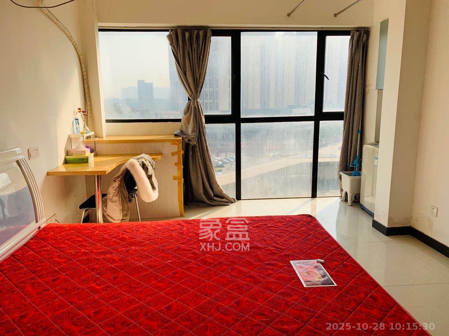 麓谷明珠  1室1厅1卫    1300.0元/月