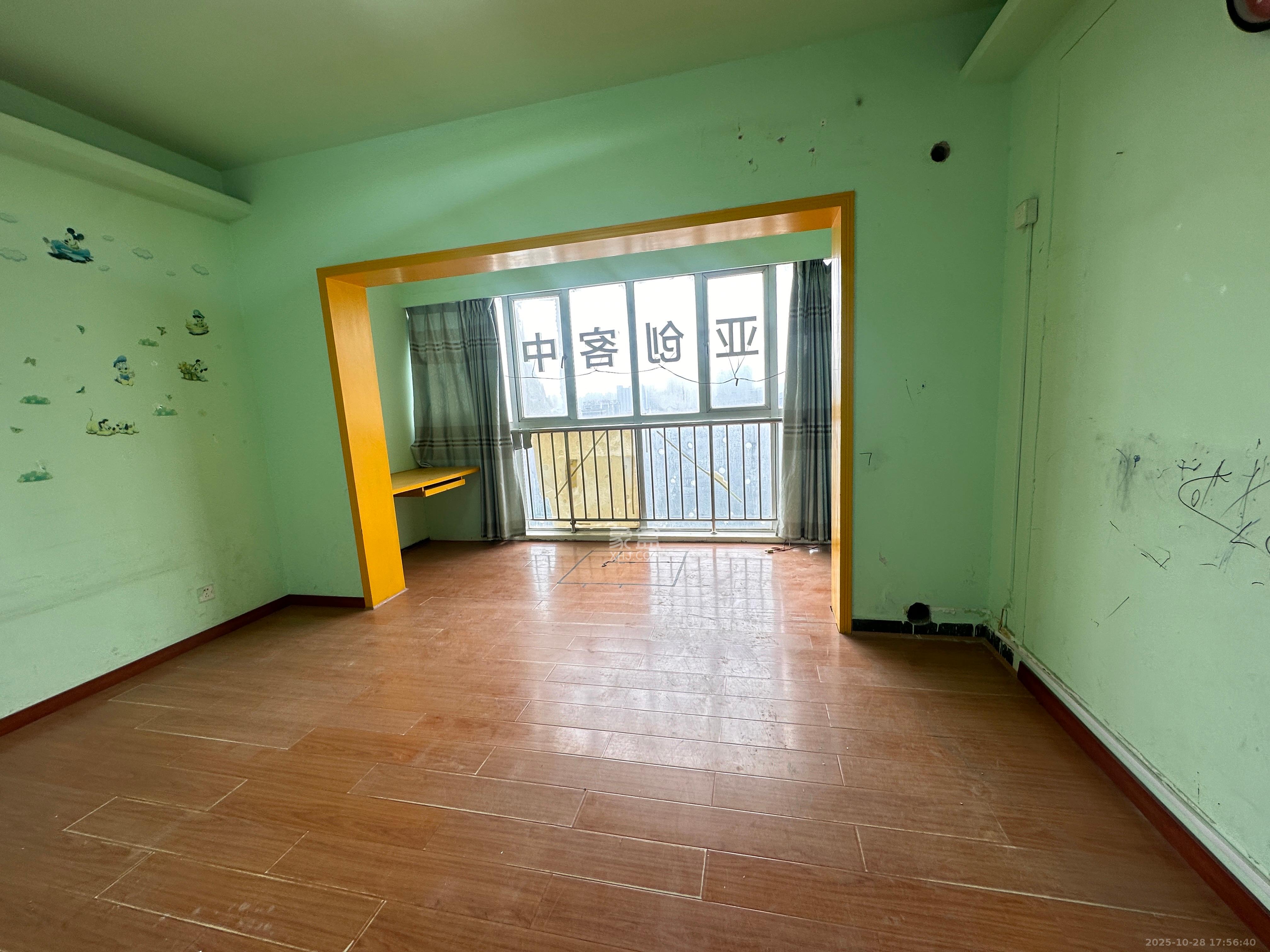 左岸右岸  3室2厅2卫    2200.0元/月室内图