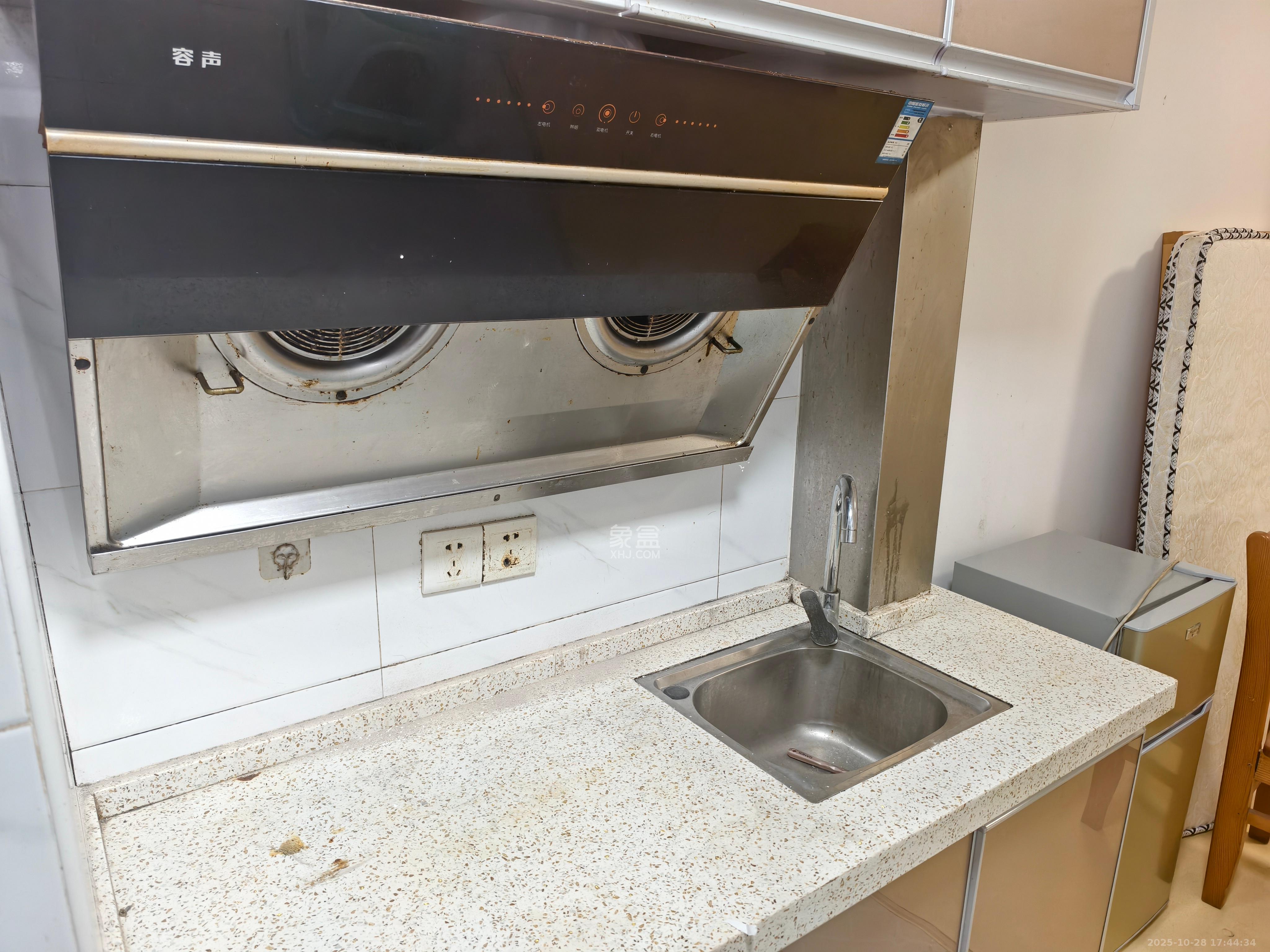 钰龙天下二期（钰龙佳园）  1室1厅1卫    1050.0元/月室内图