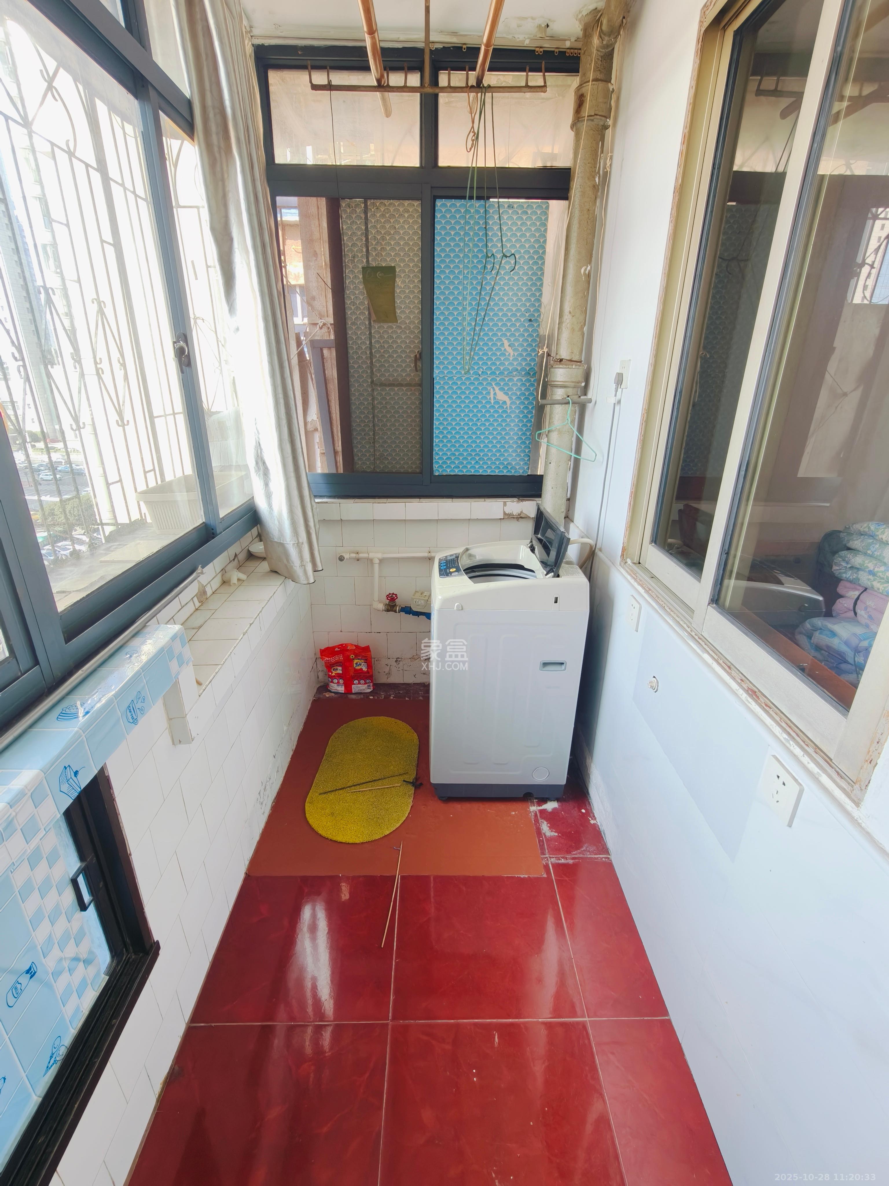 便河边散盘  3室2厅1卫    2800.0元/月室内图