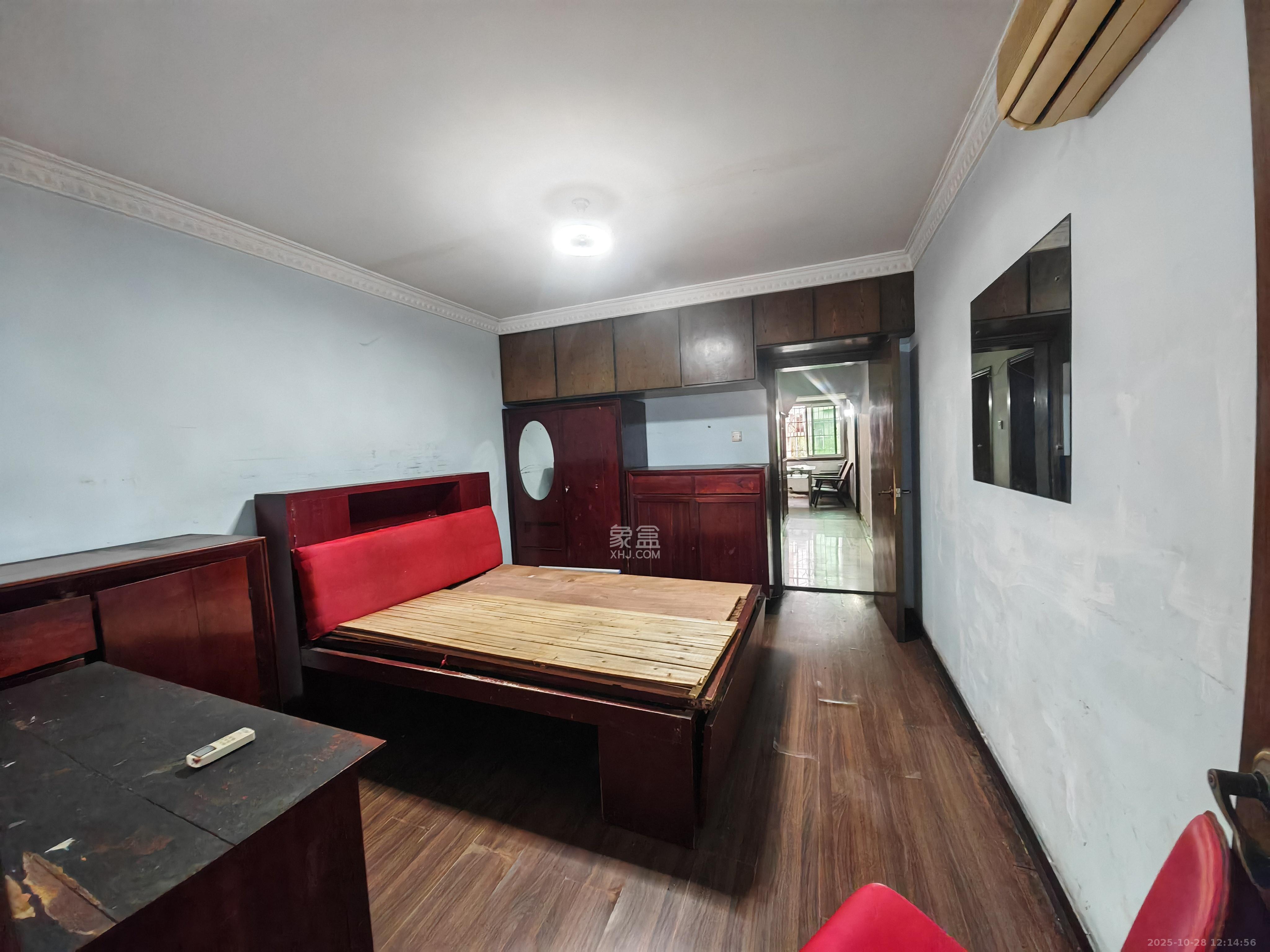 定王台公寓  2室1厅1卫    2200.0元/月室内图