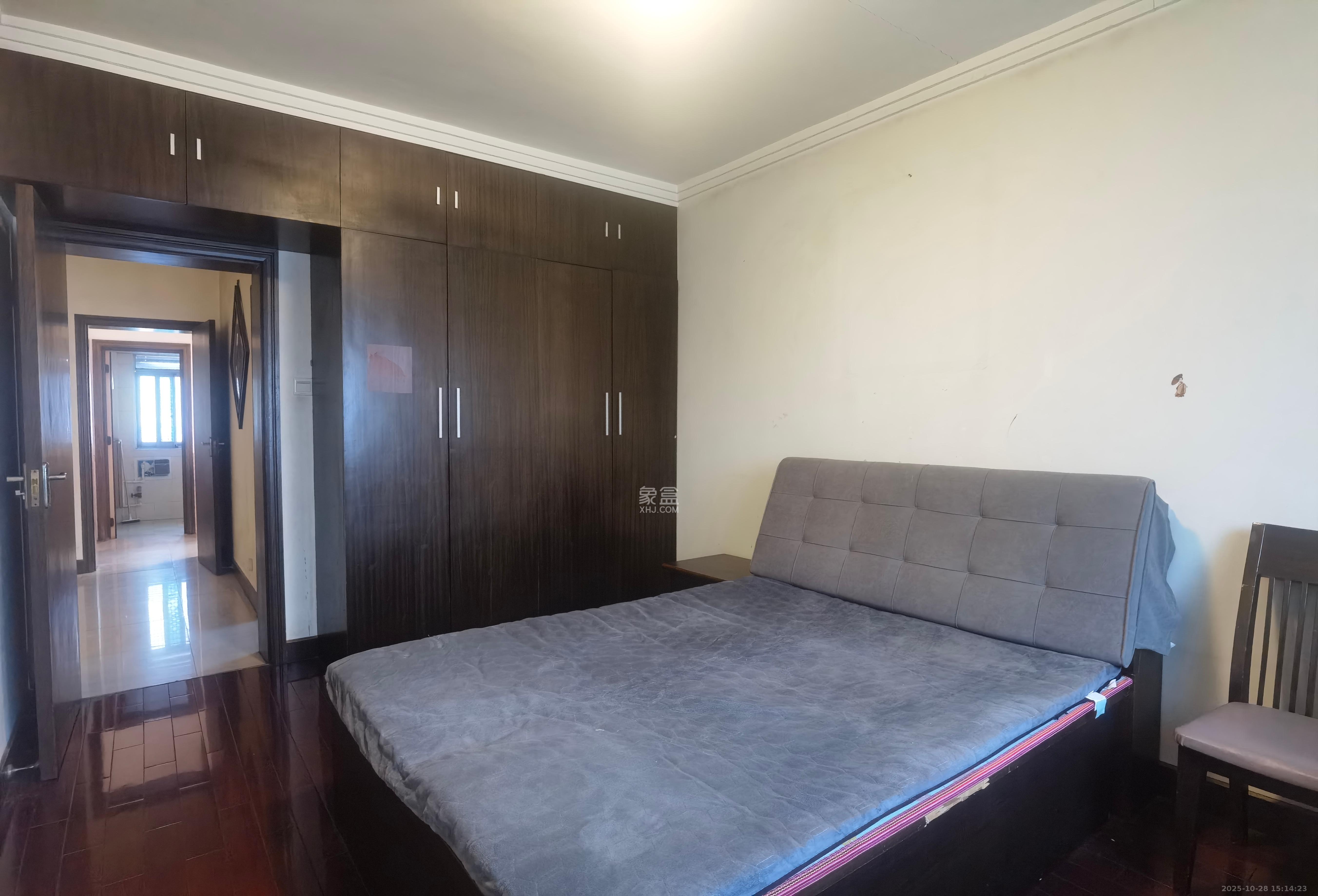 四方小区 2室2厅1卫 1800.0元/月 四方小区 2室2厅1卫 1800.0元/月室内图