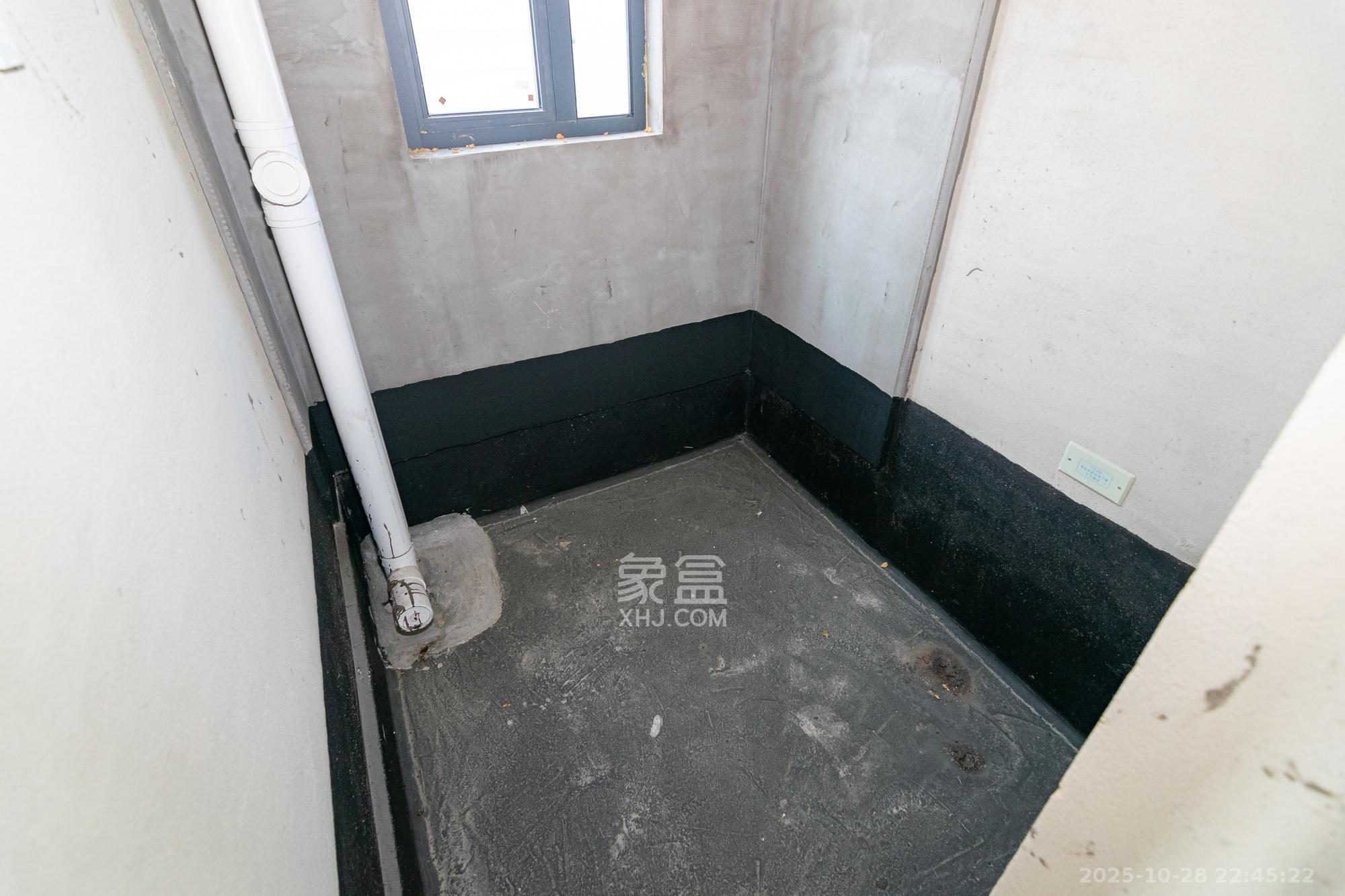 澳海月亮湾  3室2厅2卫    72.0万卫生间