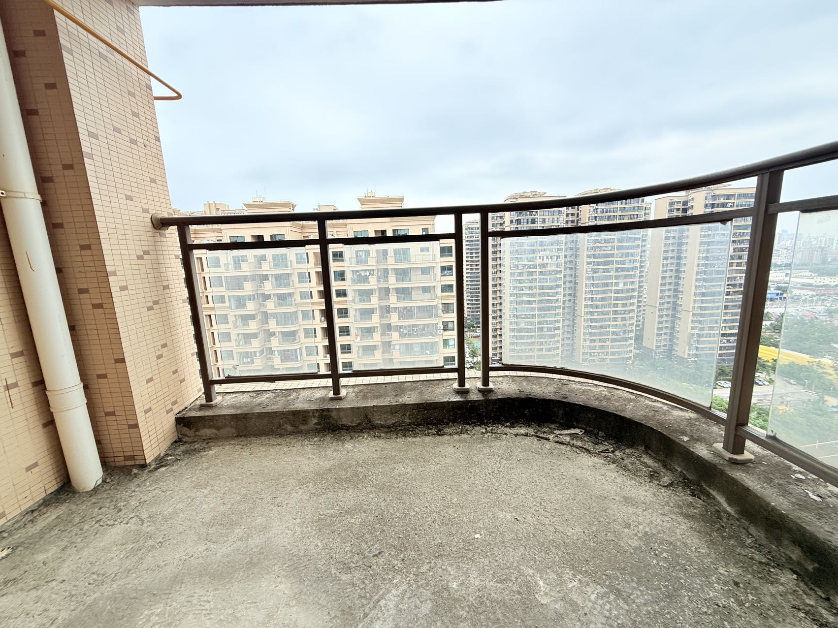 海岛国际名城  5室2厅2卫    330.0万室内图