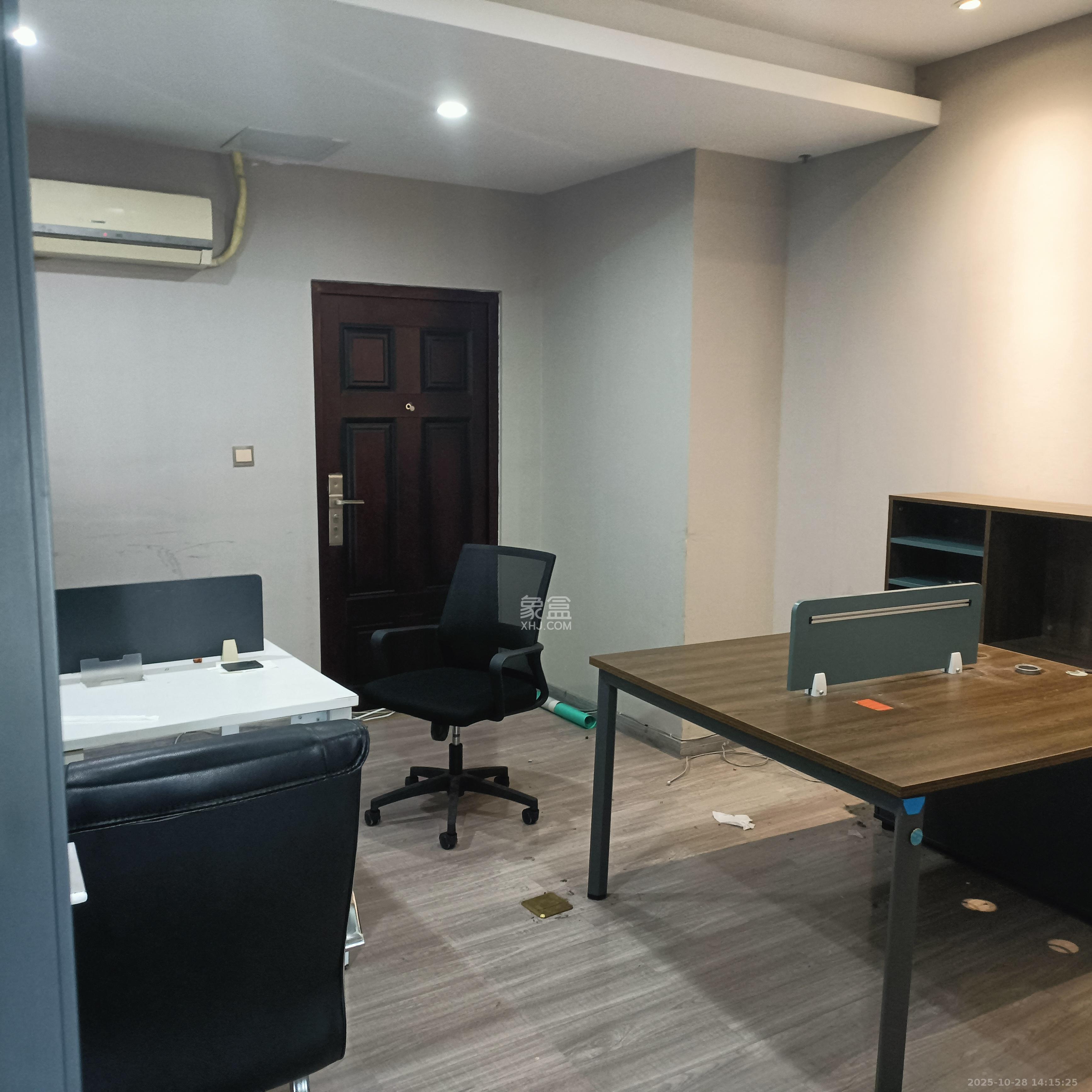 东方芙蓉   145.0㎡      6000.0元/月室内图