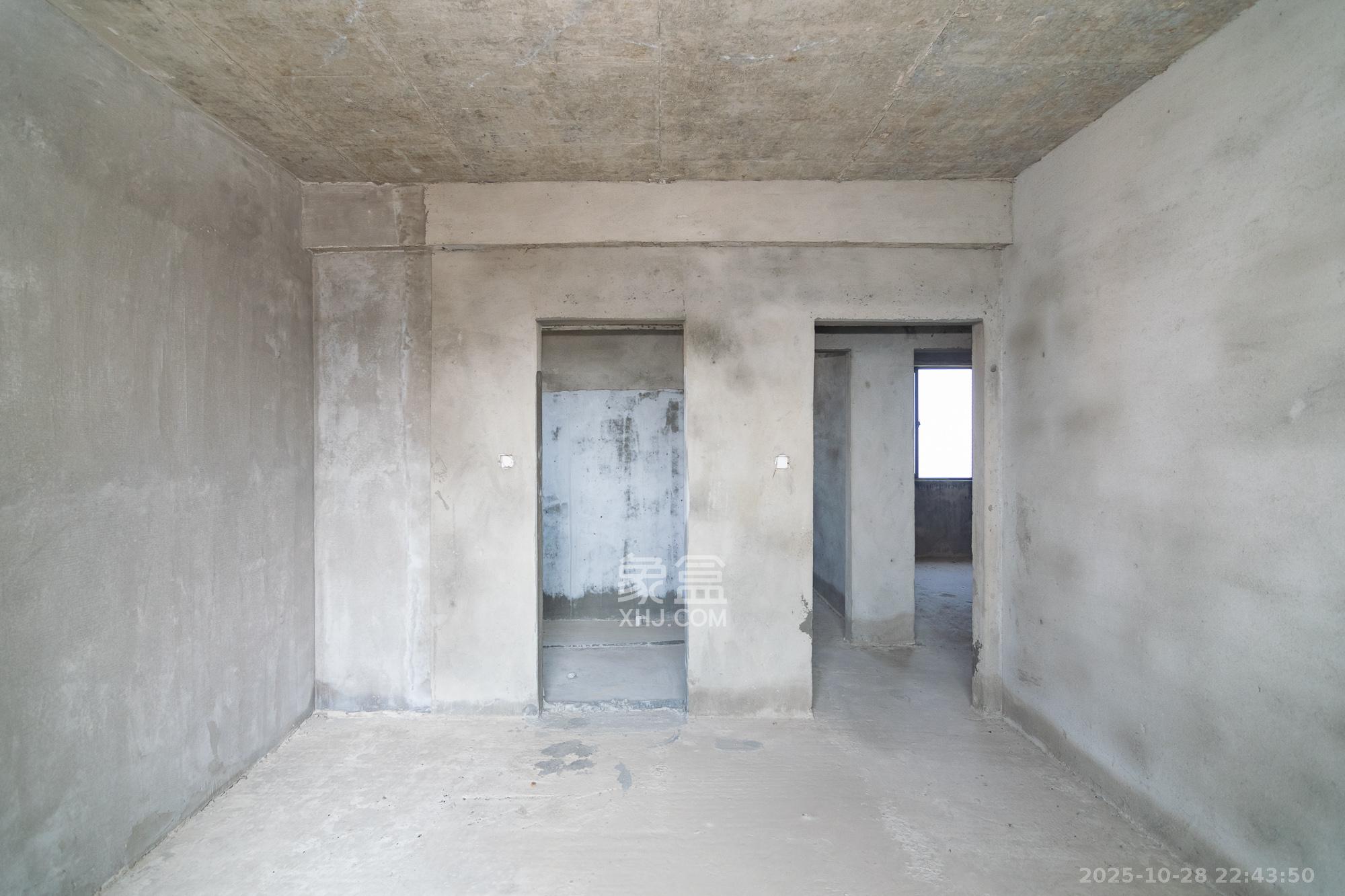 盛腾雅苑（新雅黄金苑二期）  4室2厅2卫    82.0万卧室