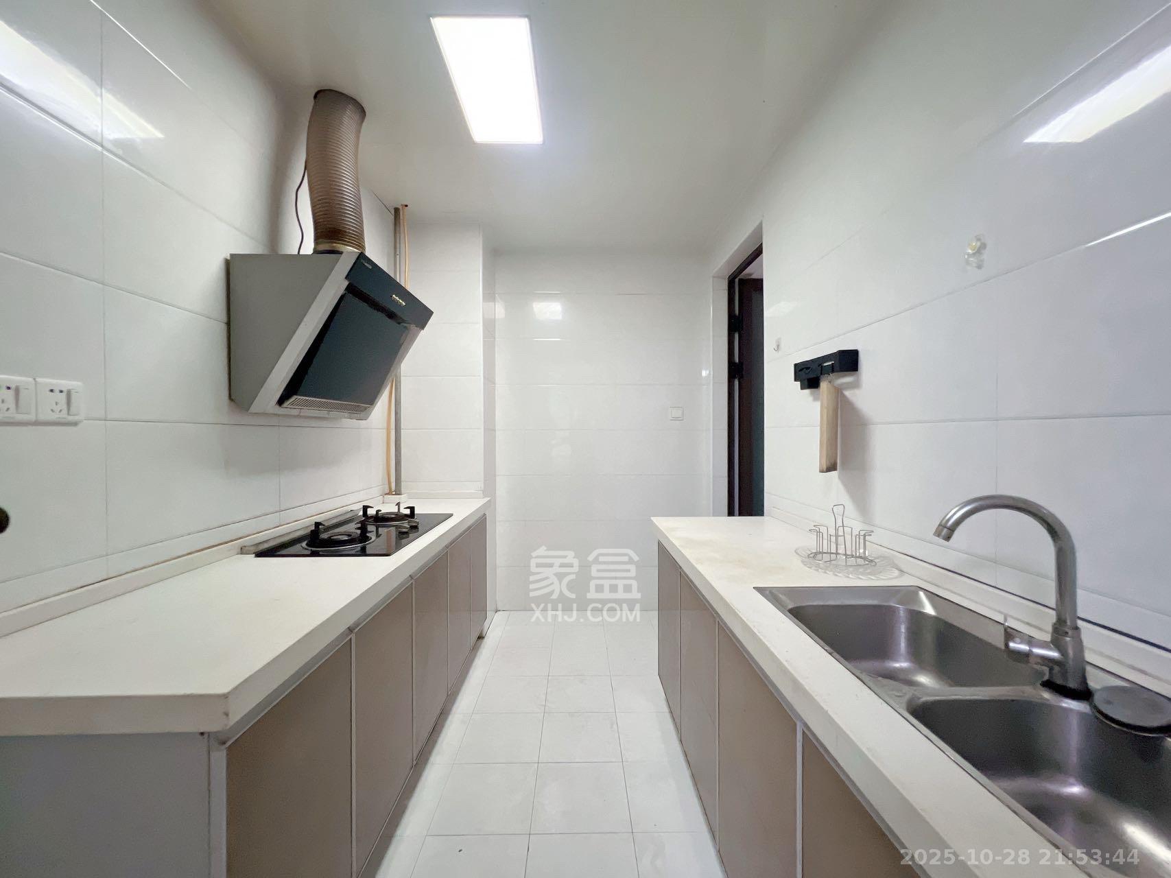 南山雍江汇(滨江国际新城) 3室2厅2卫 3200.0元/月 南山雍江汇(滨江国际新城) 3室2厅2卫 3200.0元/月室内图