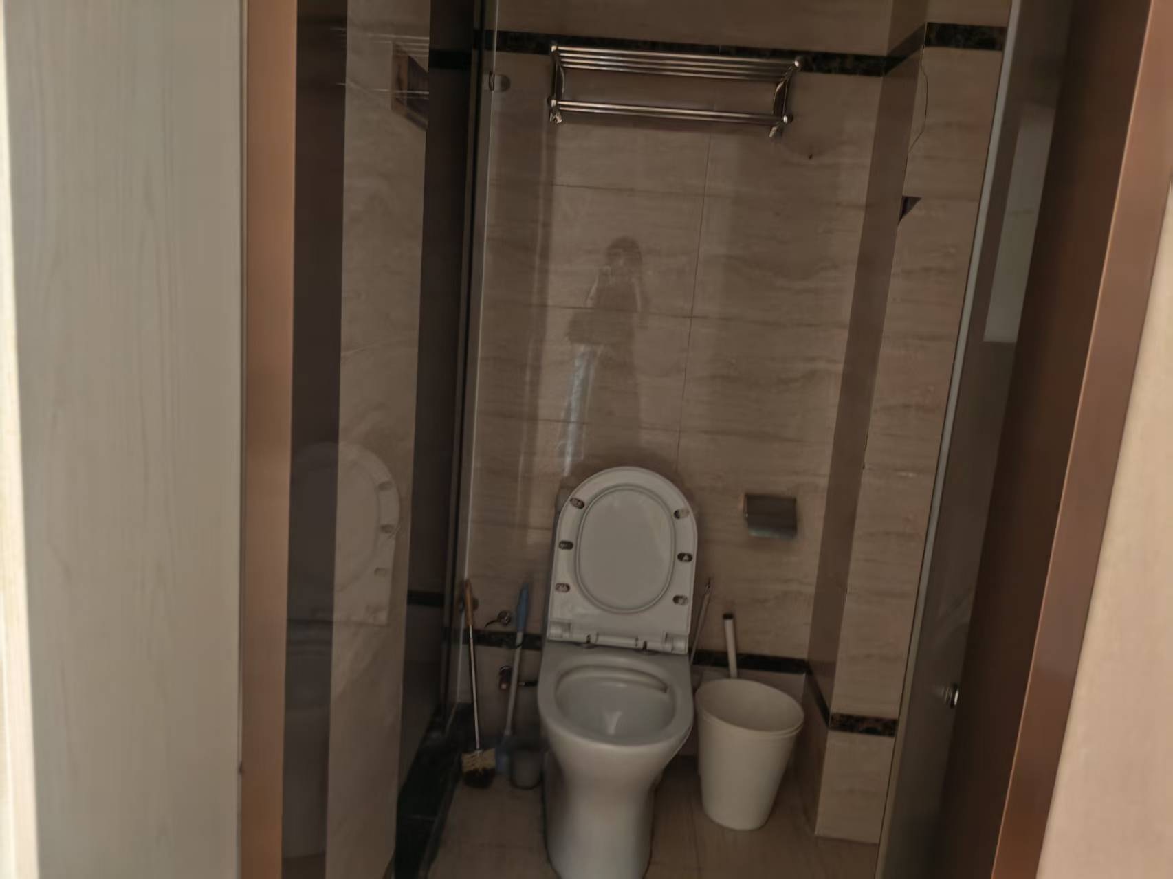 佳源罗马都市  1室1厅1卫    1300.0元/月室内图