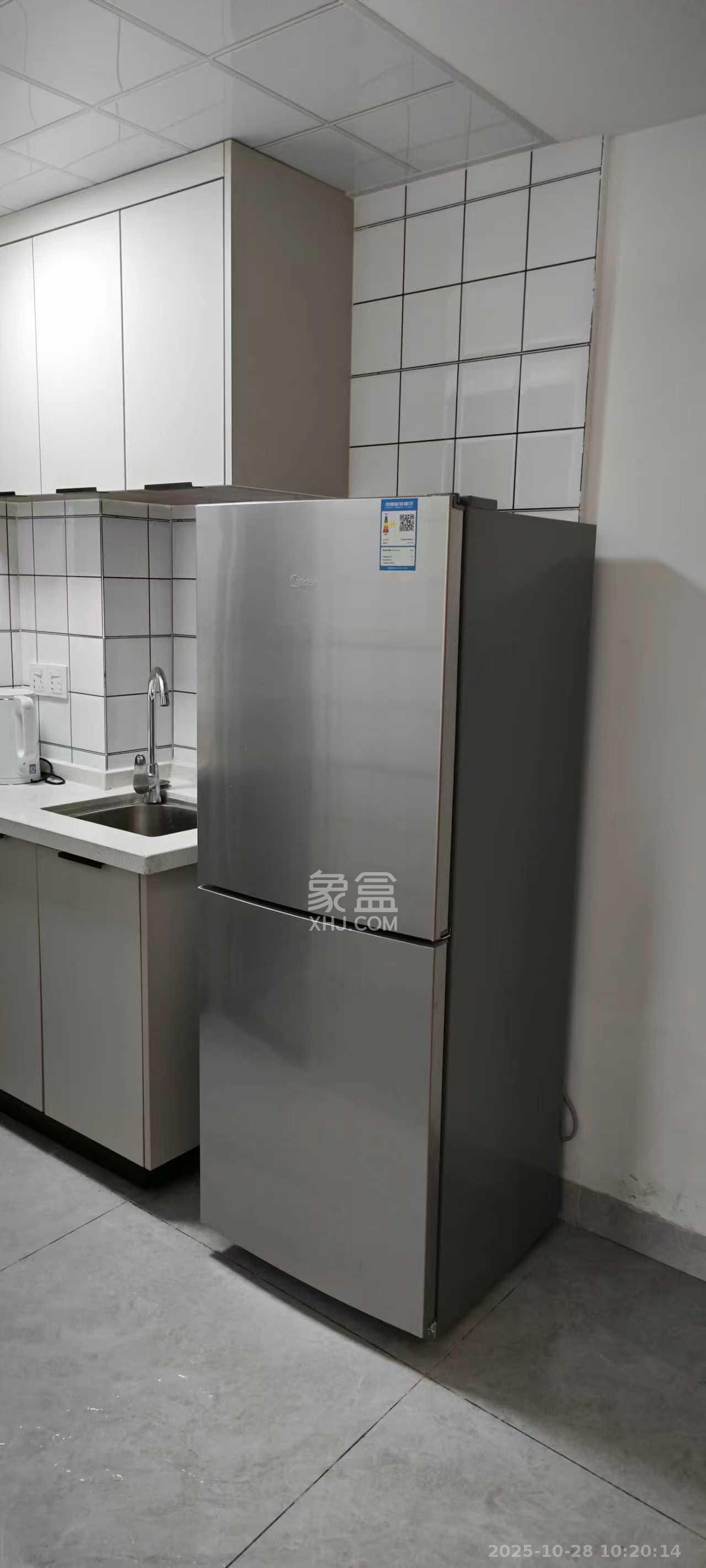 青年才郡(盈安大厦)  1室1厅1卫    1600.0元/月 青年才郡(盈安大厦)  1室1厅1卫    1600.0元/月室内图1