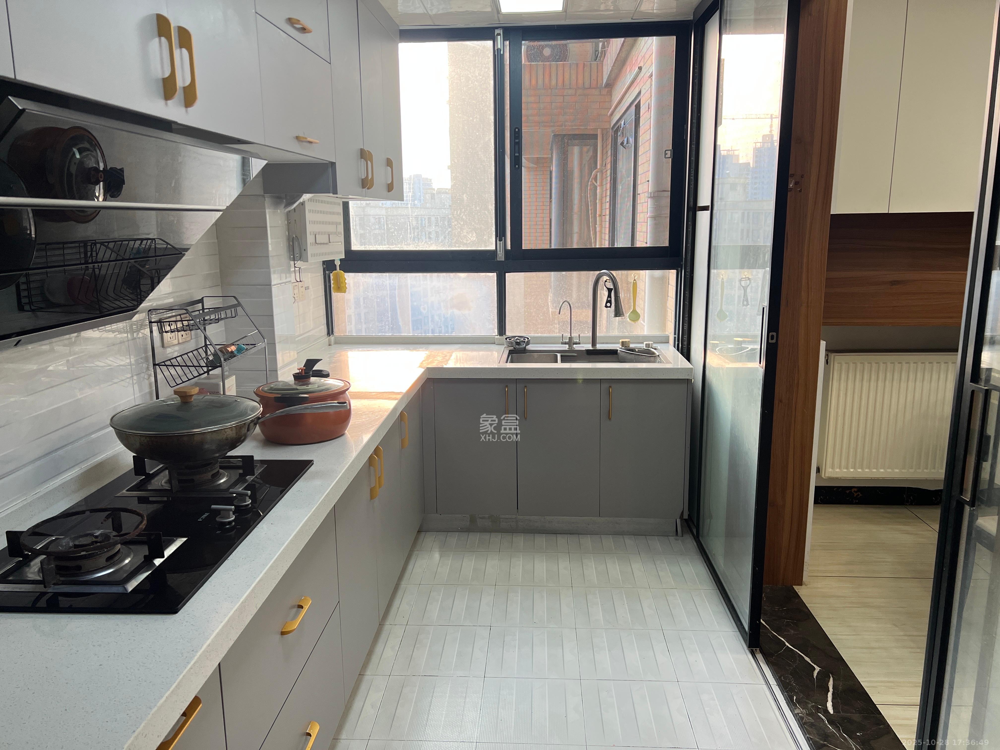 鑫远御文台一期  4室2厅1卫    3200.0元/月 鑫远御文台一期  4室2厅1卫    3200.0元/月室内图