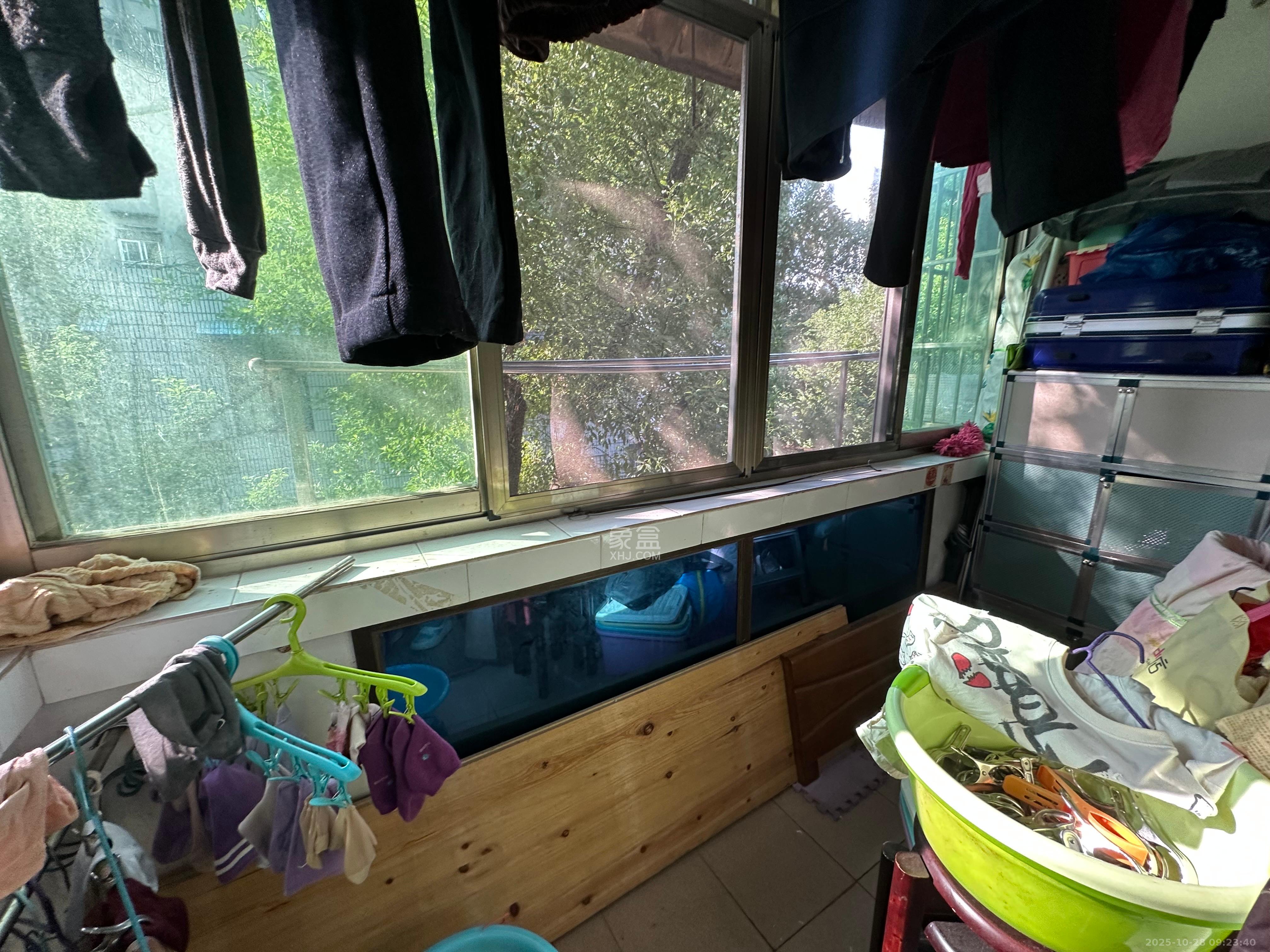 长监宿舍  2室1厅1卫    1300.0元/月 长监宿舍  2室1厅1卫    1300.0元/月室内图