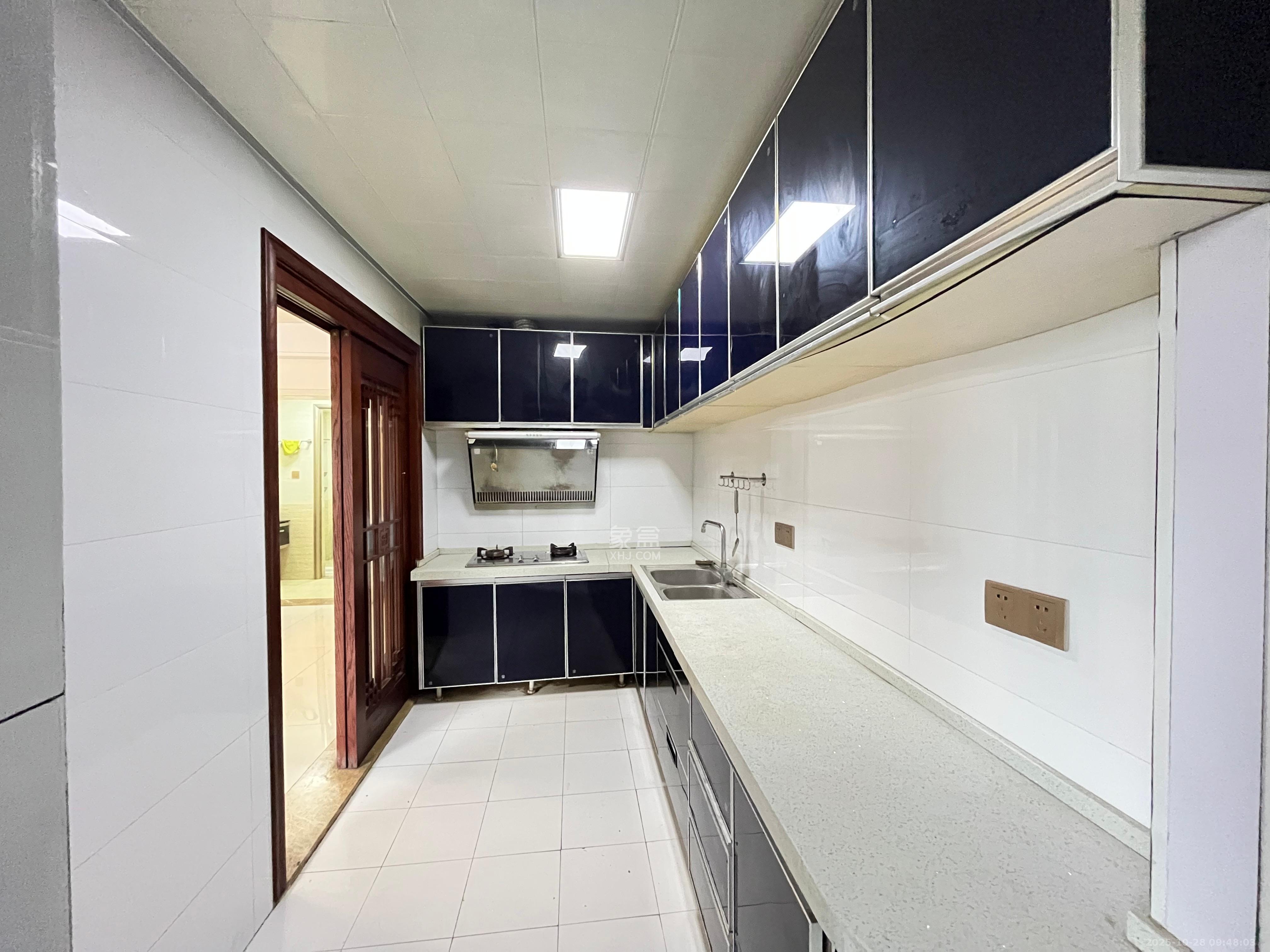 保利麓谷林语C区  4室2厅2卫    4000.0元/月室内图