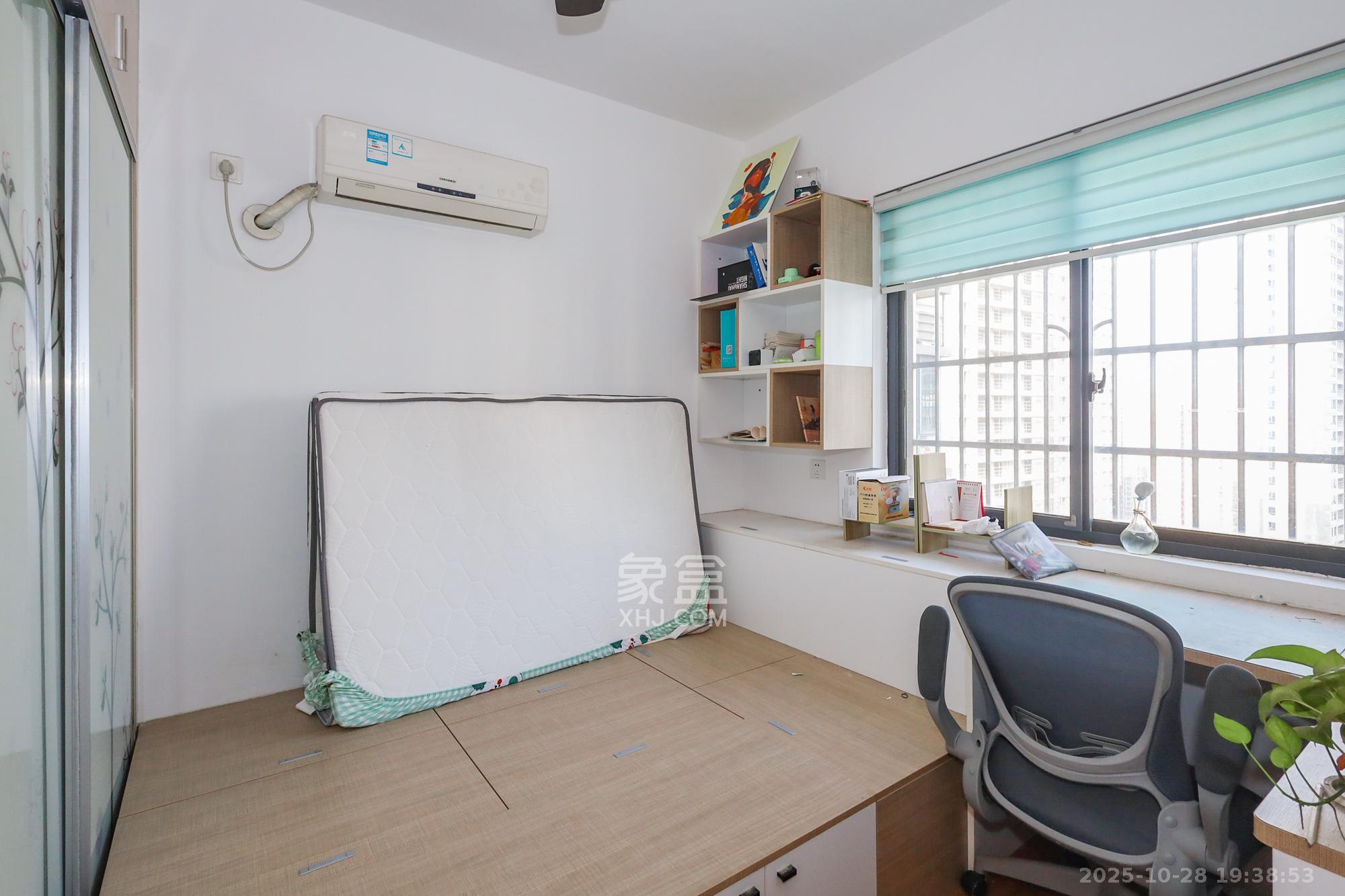 钰龙天下一期 2室2厅1卫 230.0万 钰龙天下一期 2室2厅1卫 230.0万卧室