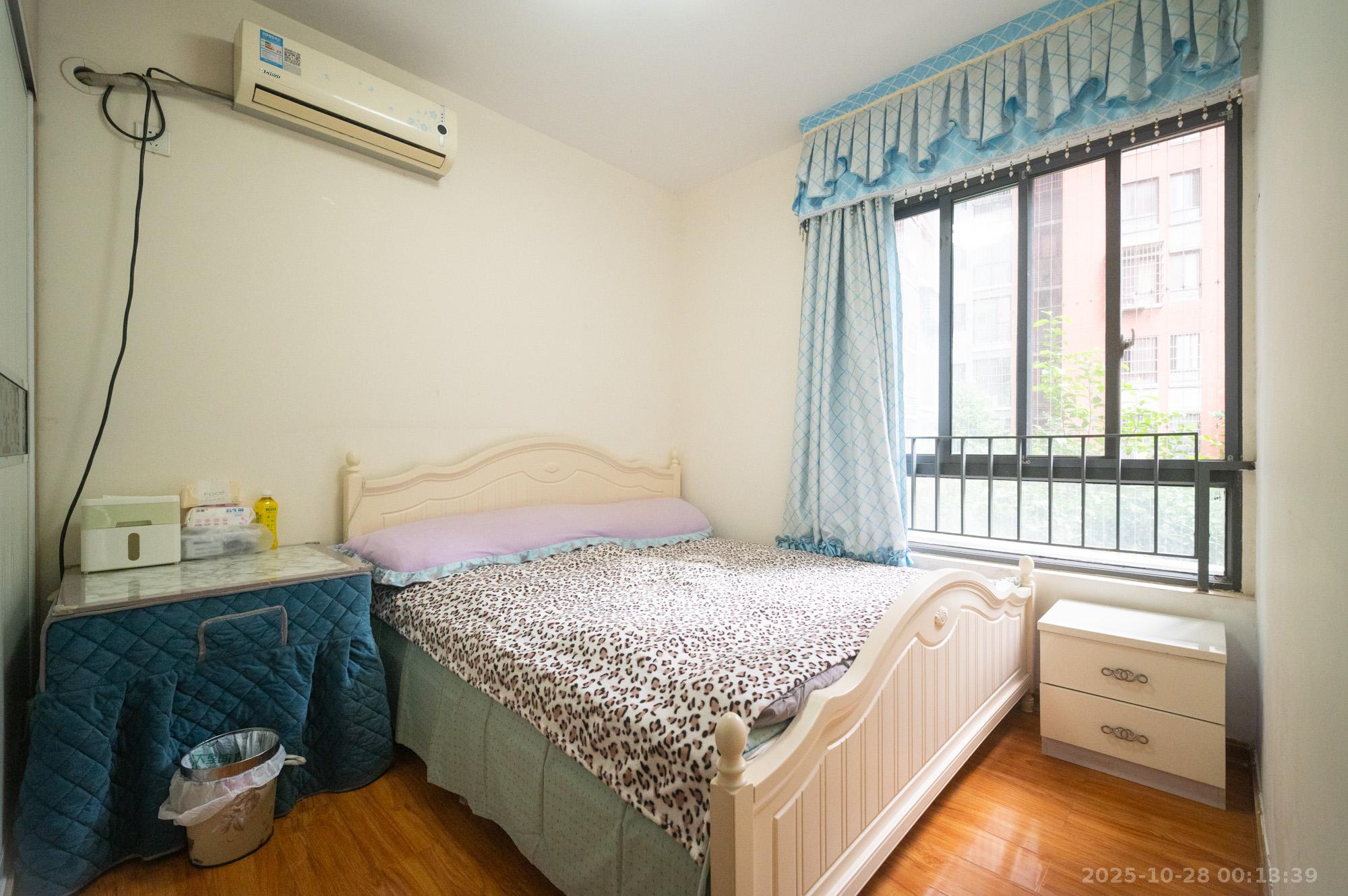 华润凤凰城二期 2室2厅1卫 55.0万 华润凤凰城二期 2室2厅1卫 55.0万卧室