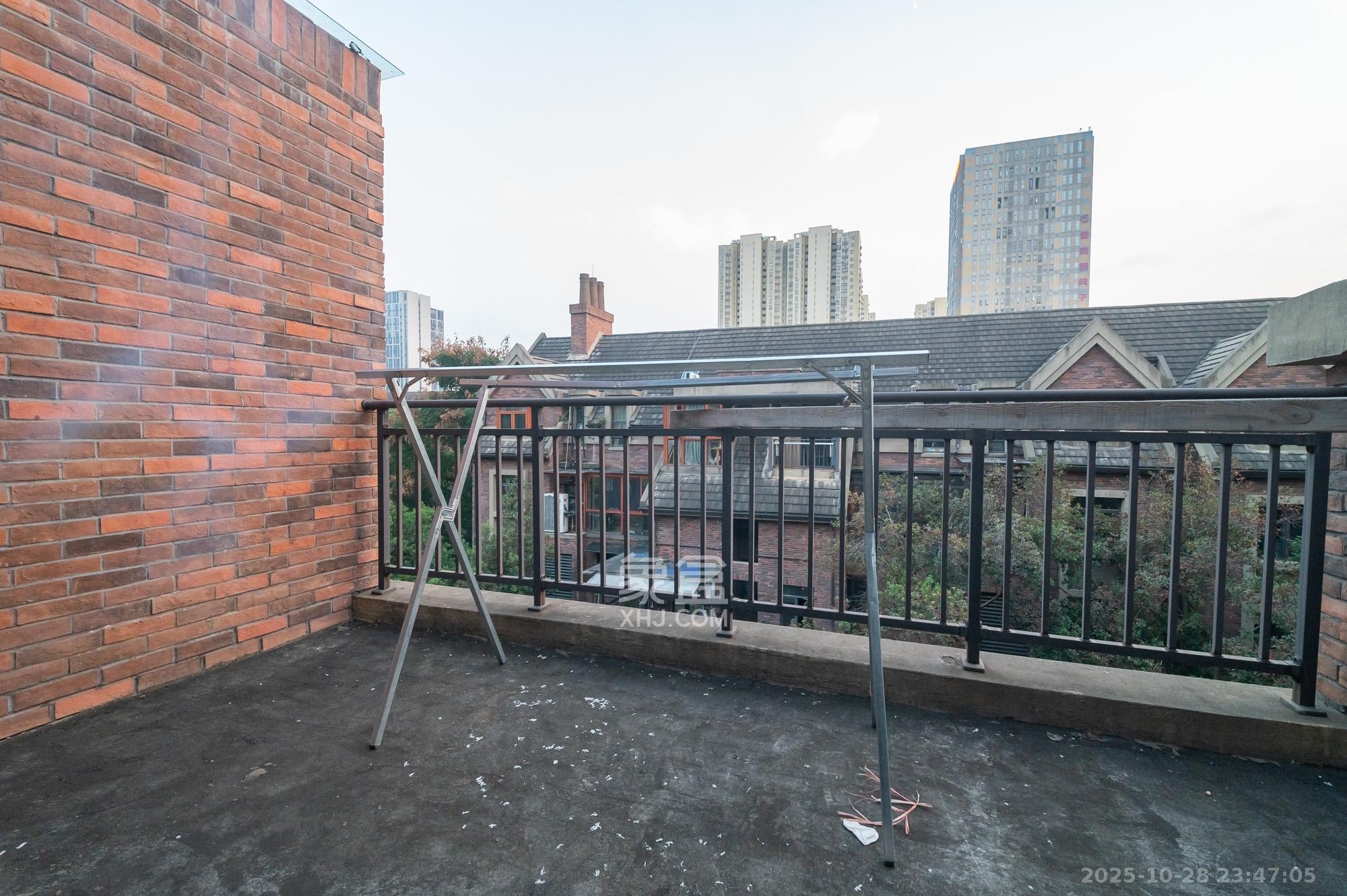 星湖湾一期洋房  3室3厅1卫    140.0万 星湖湾一期洋房  3室3厅1卫    140.0万其他