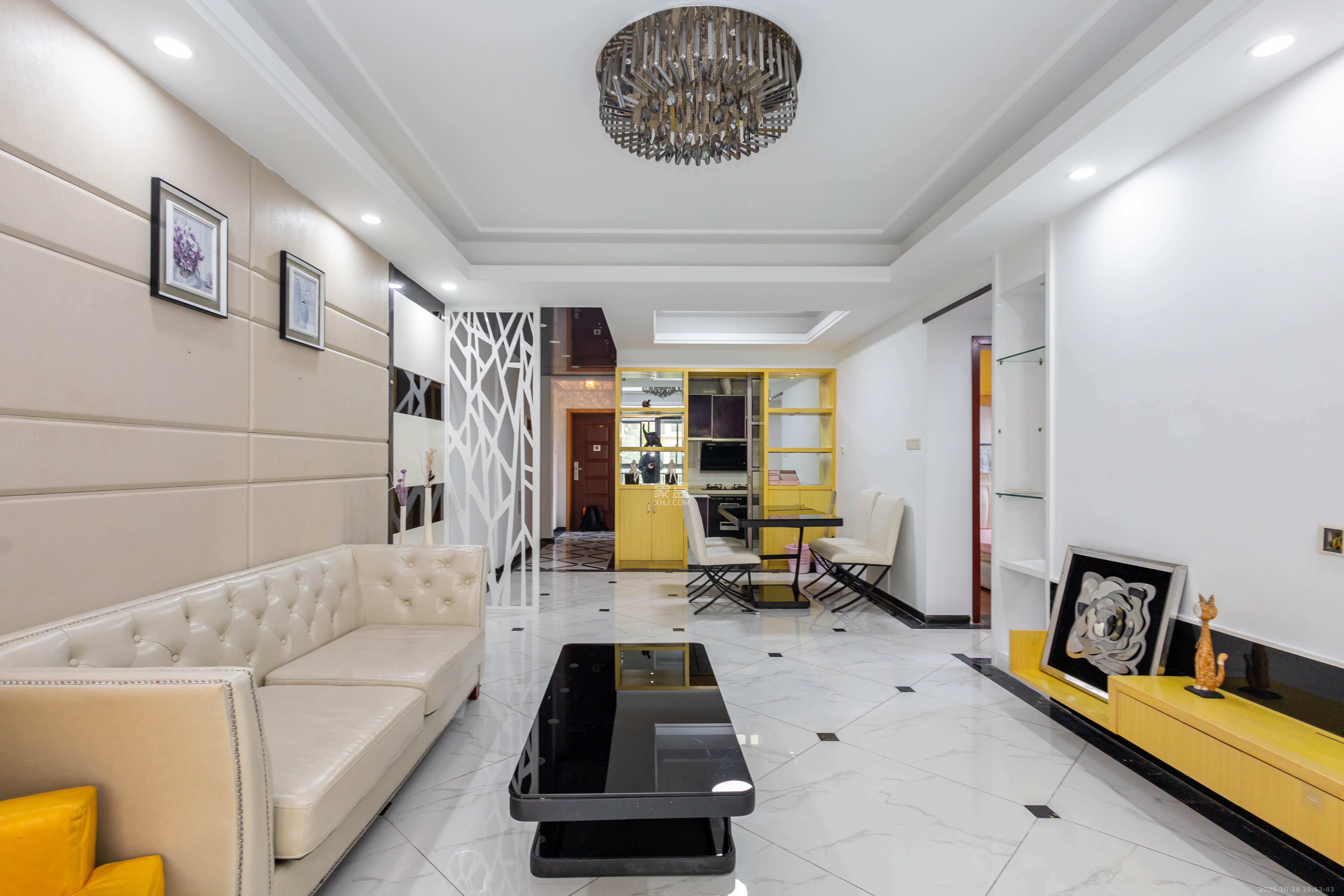 佳美紫郡  3室2厅1卫    48.0万客厅