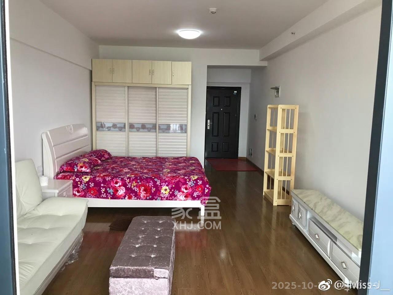 山水湾  1室1厅1卫    1300.0元/月室内图