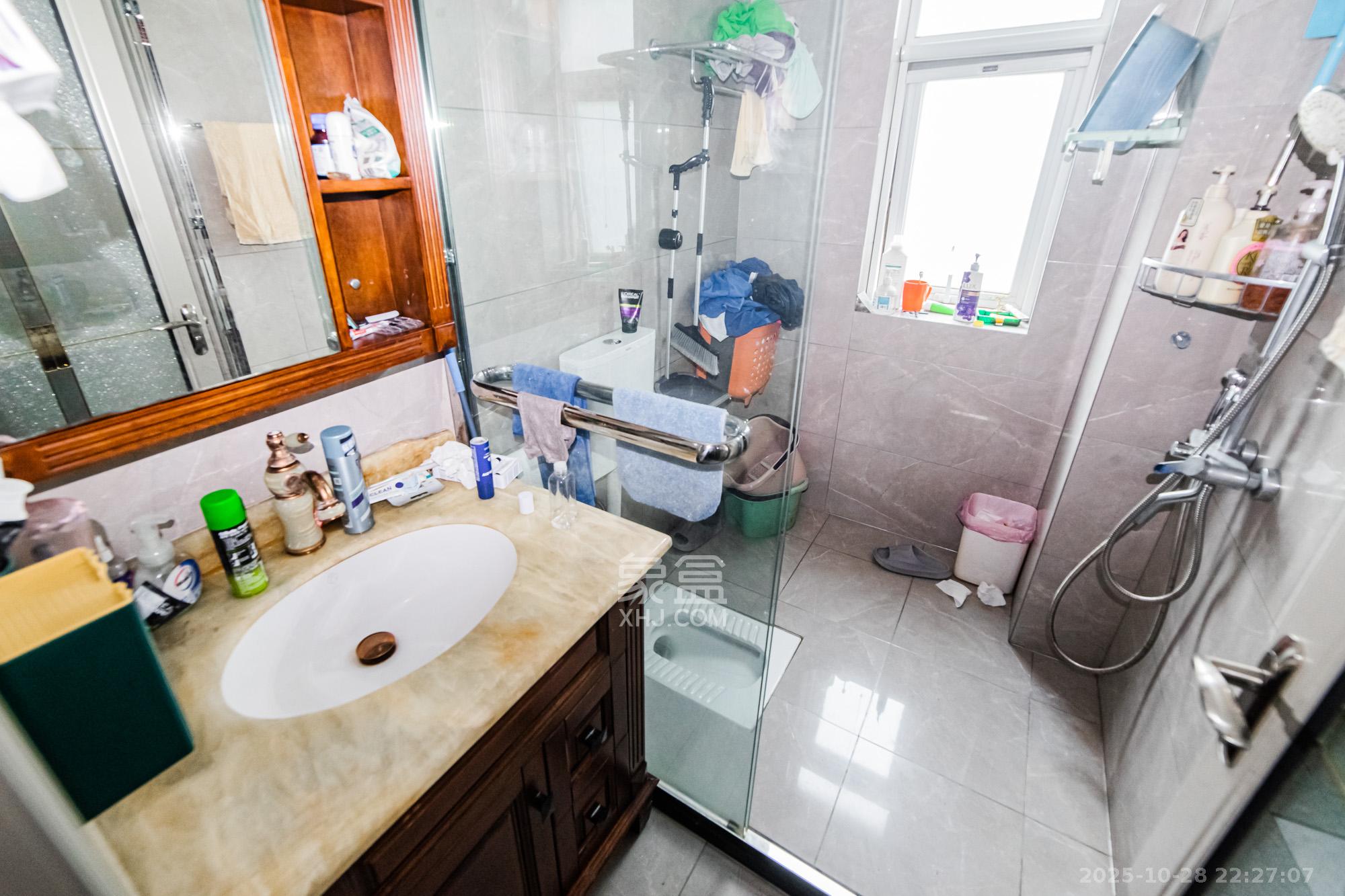 北辰三角洲C3区  3室2厅2卫    228.0万 北辰三角洲C3区  3室2厅2卫    228.0万卫生间