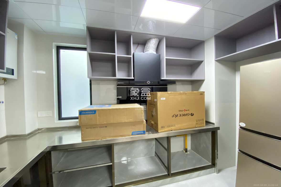 旭日嘉苑  2室2厅1卫    2600.0元/月 旭日嘉苑  2室2厅1卫    2600.0元/月室内图1