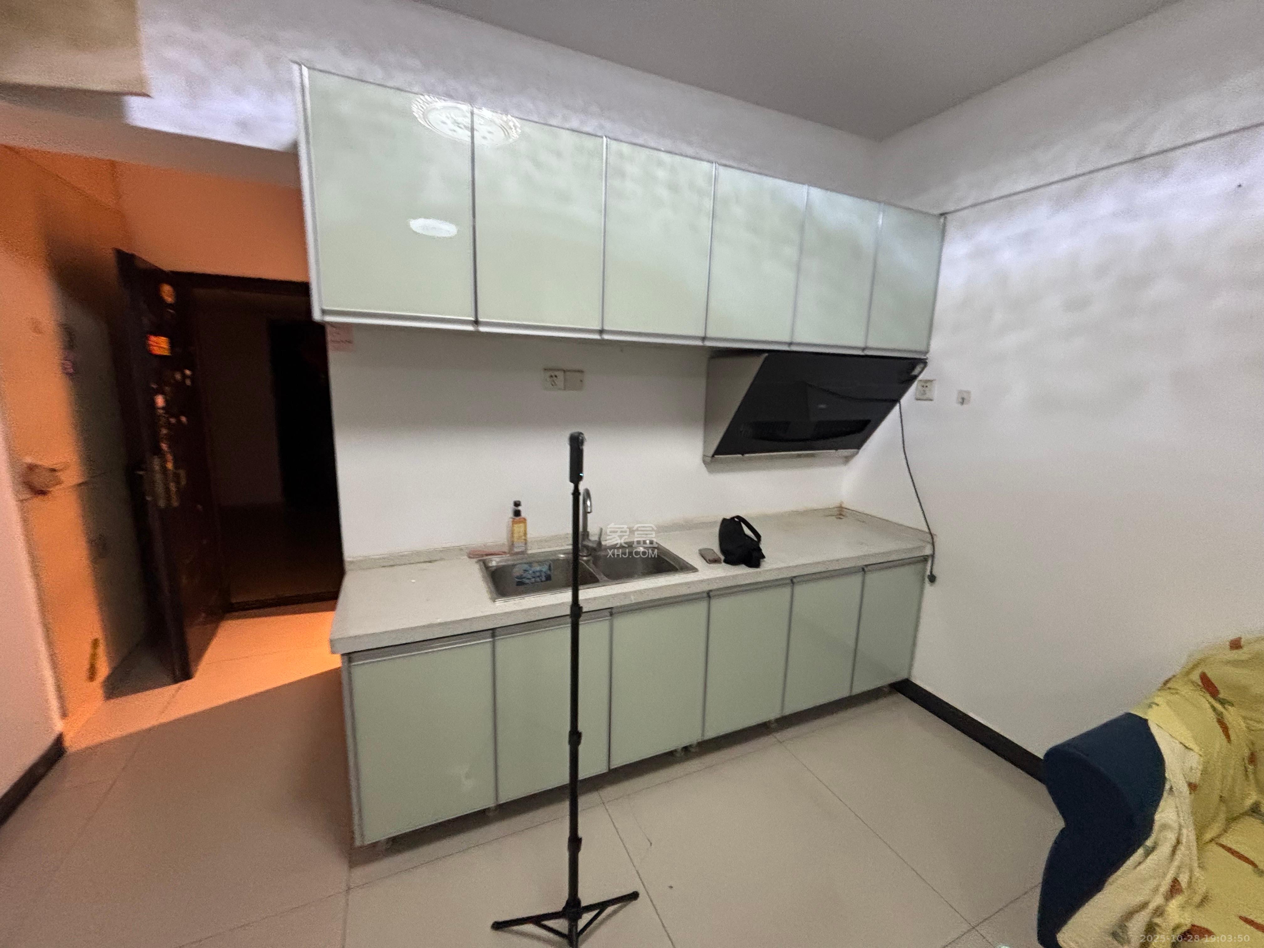 玛依拉山庄  1室1厅1卫    1400.0元/月 玛依拉山庄  1室1厅1卫    1400.0元/月室内图