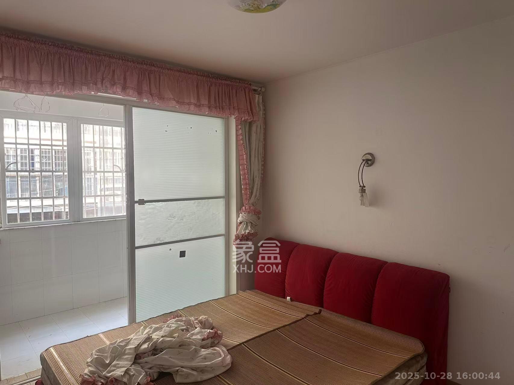 都市春天  3室2厅1卫    2600.0元/月室内图