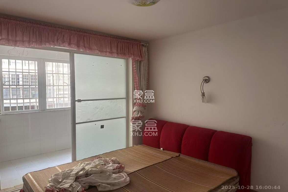 都市春天  3室2厅1卫    2600.0元/月 都市春天  3室2厅1卫    2600.0元/月室内图