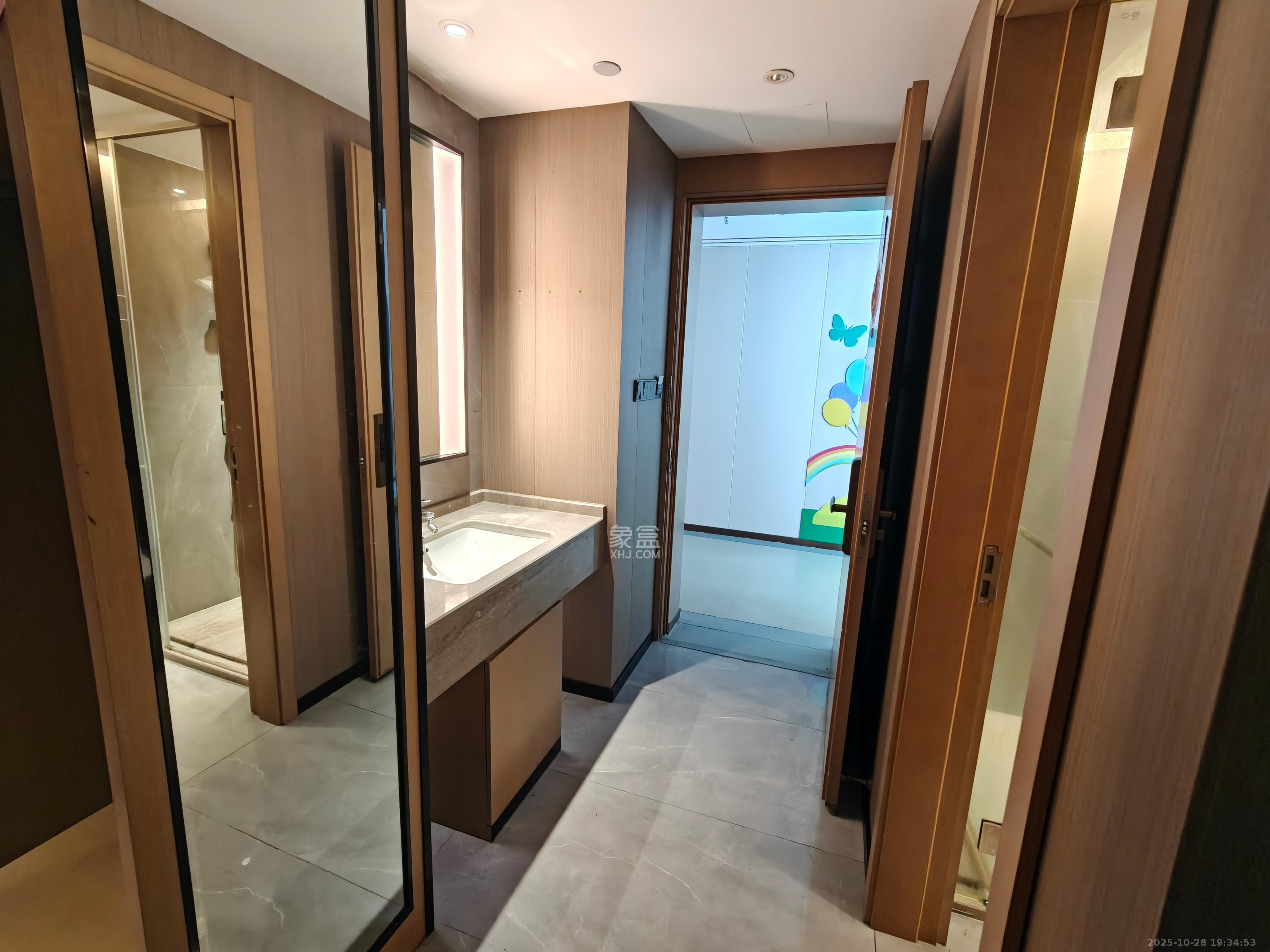 金科时代中心 1室1厅1卫 1300.0元/月 金科时代中心 1室1厅1卫 1300.0元/月室内图