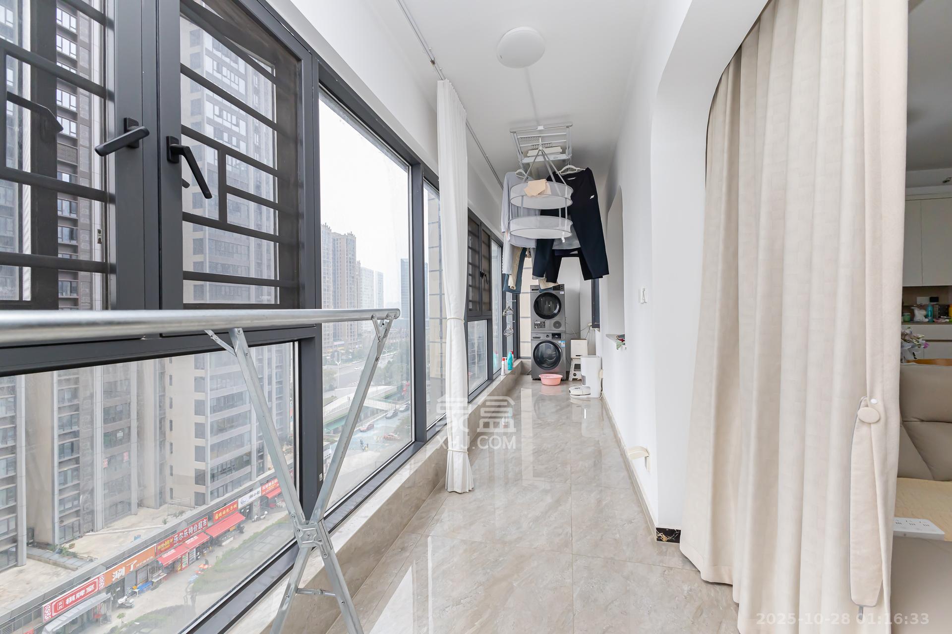 万润滨江天著  4室2厅2卫    128.0万 万润滨江天著  4室2厅2卫    128.0万阳台