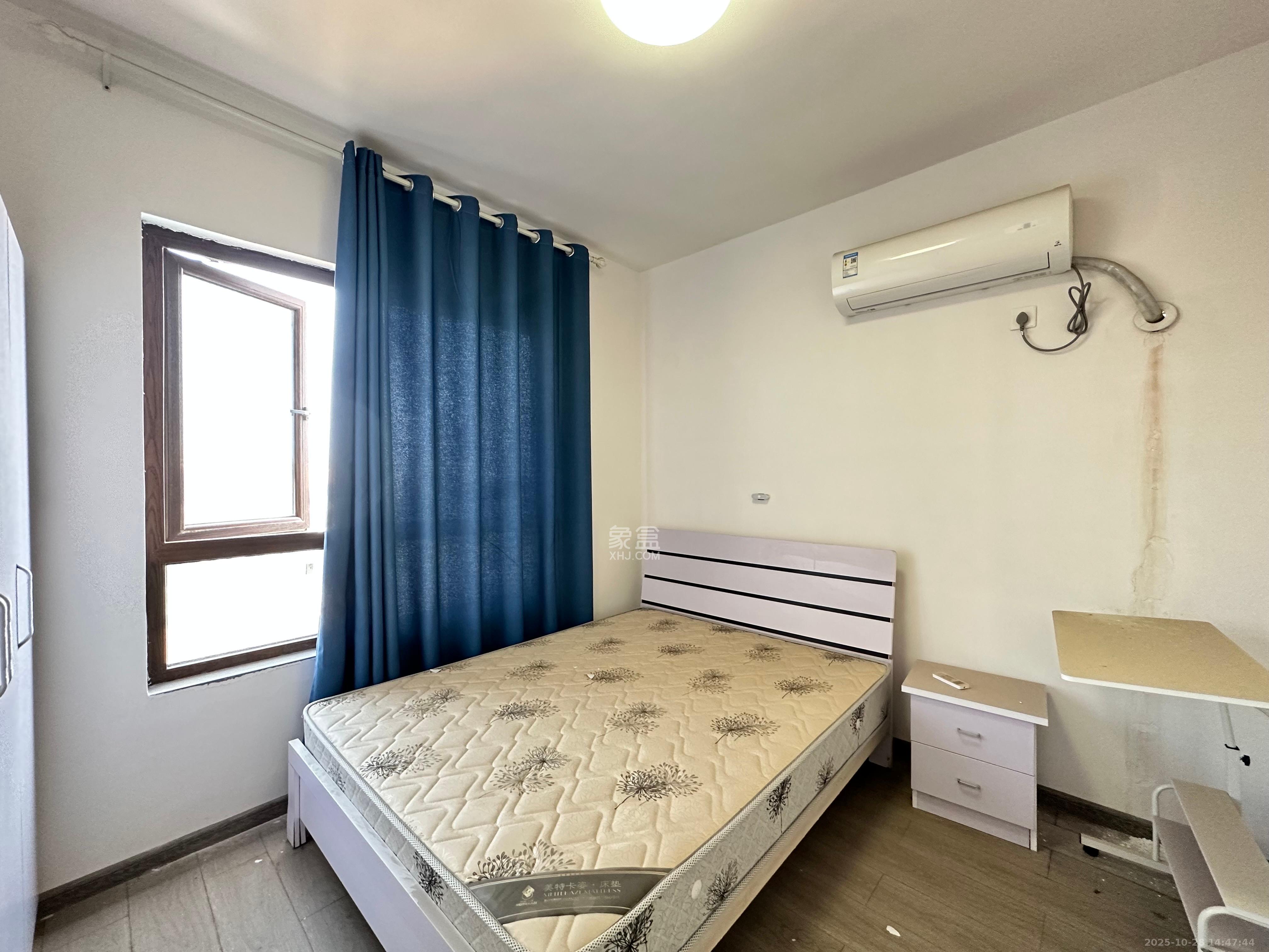 星语林南壹号  4室2厅2卫    1900.0元/月室内图