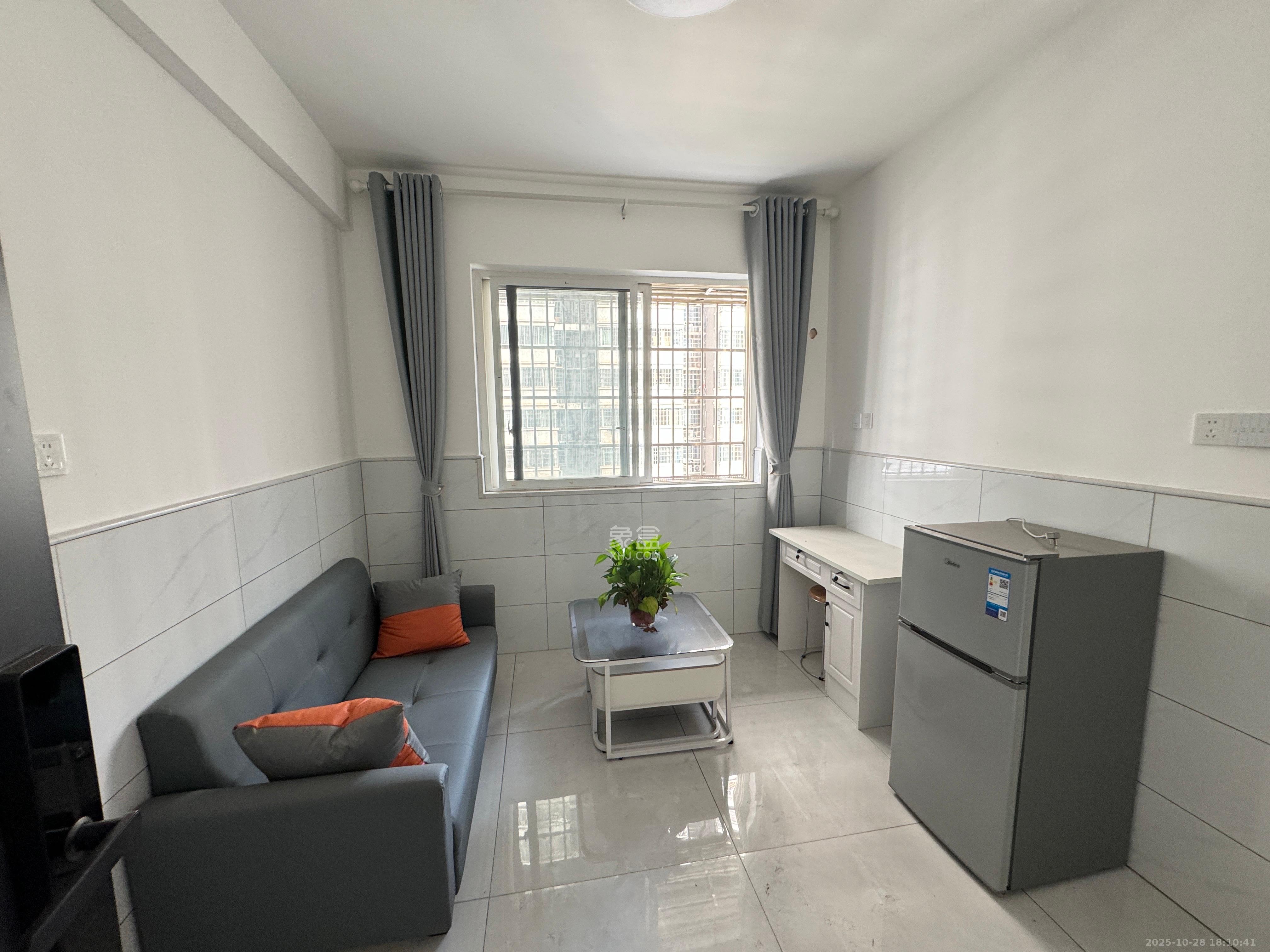 锦璨家园  1室1厅1卫    1000.0元/月