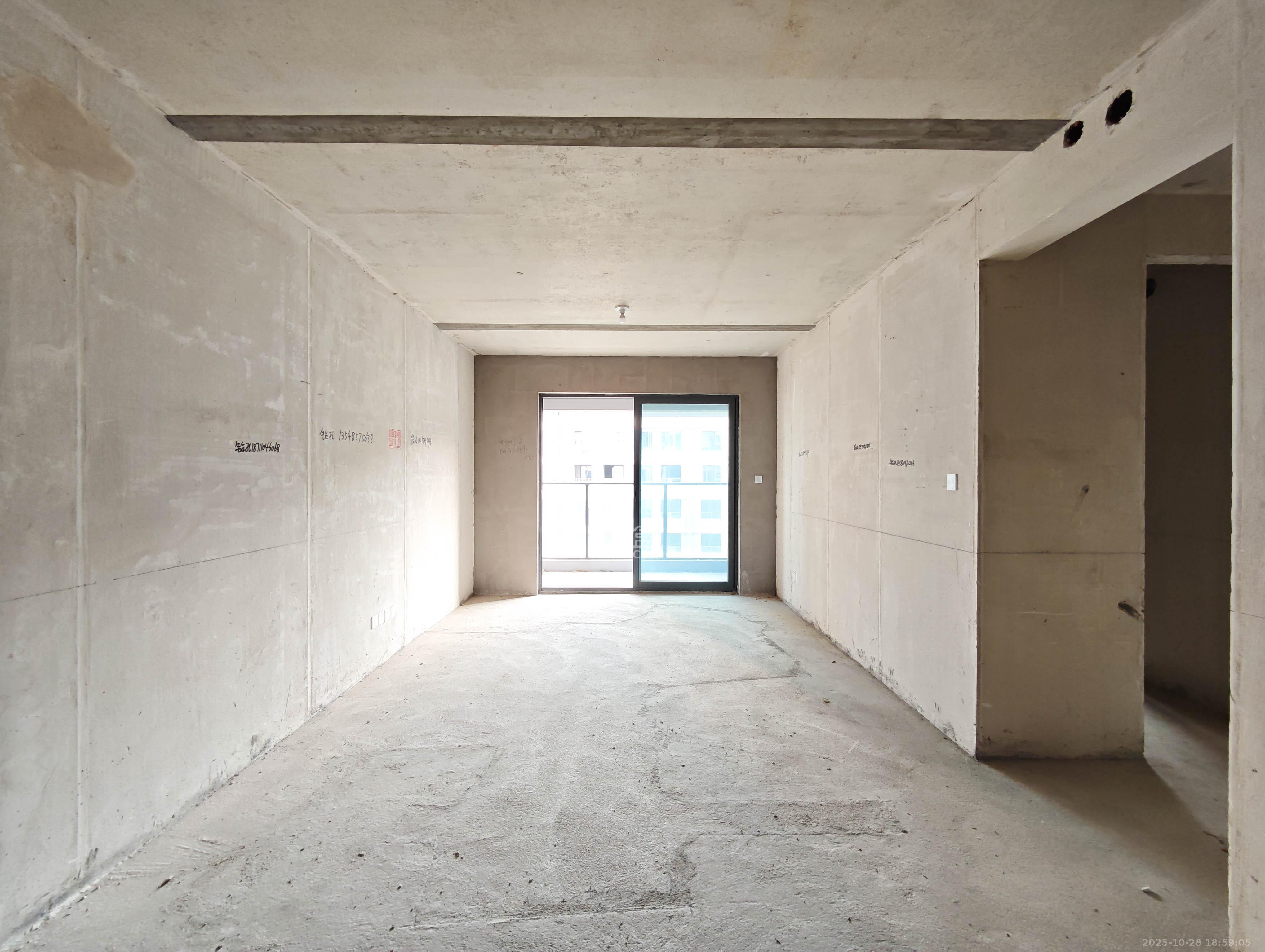 新城明昱东方 3室2厅1卫 78.0万 新城明昱东方 3室2厅1卫 78.0万客厅