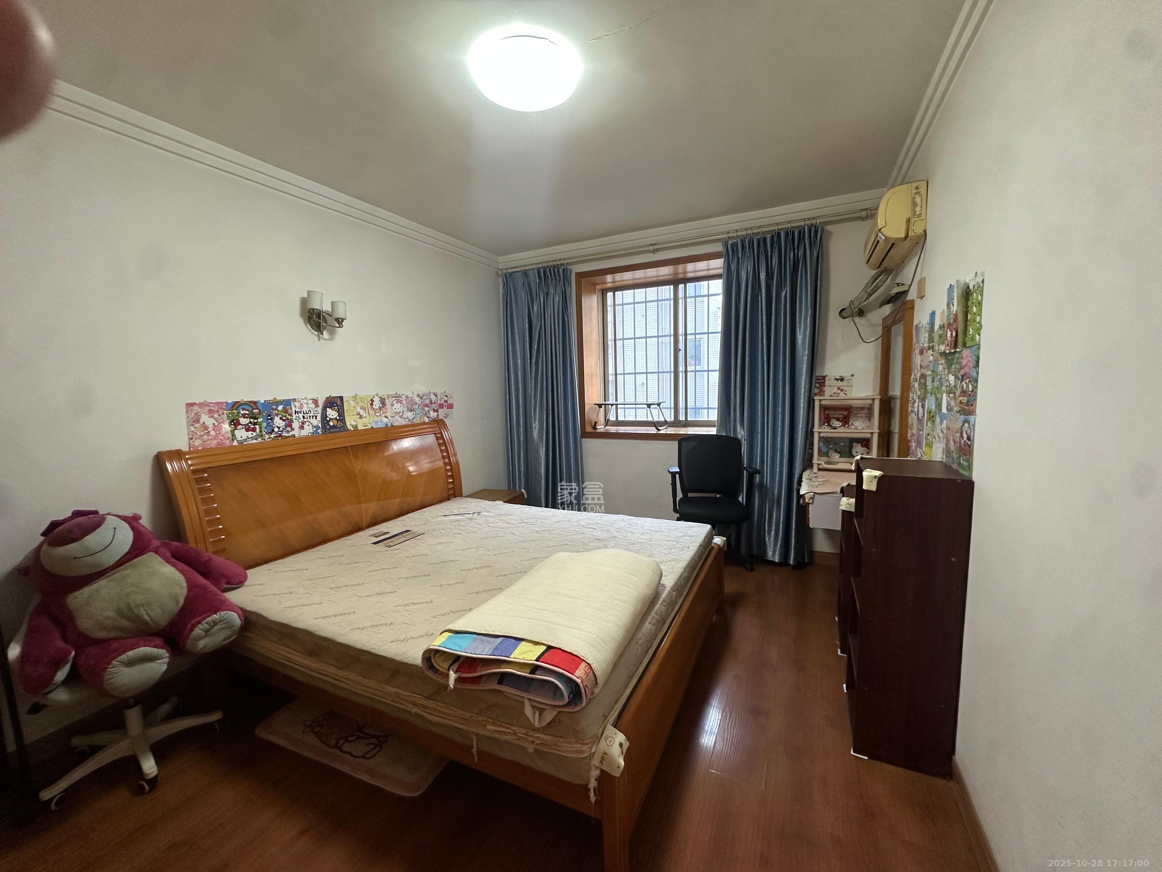 科教新村  3室2厅1卫    2400.0元/月 科教新村  3室2厅1卫    2400.0元/月室内图