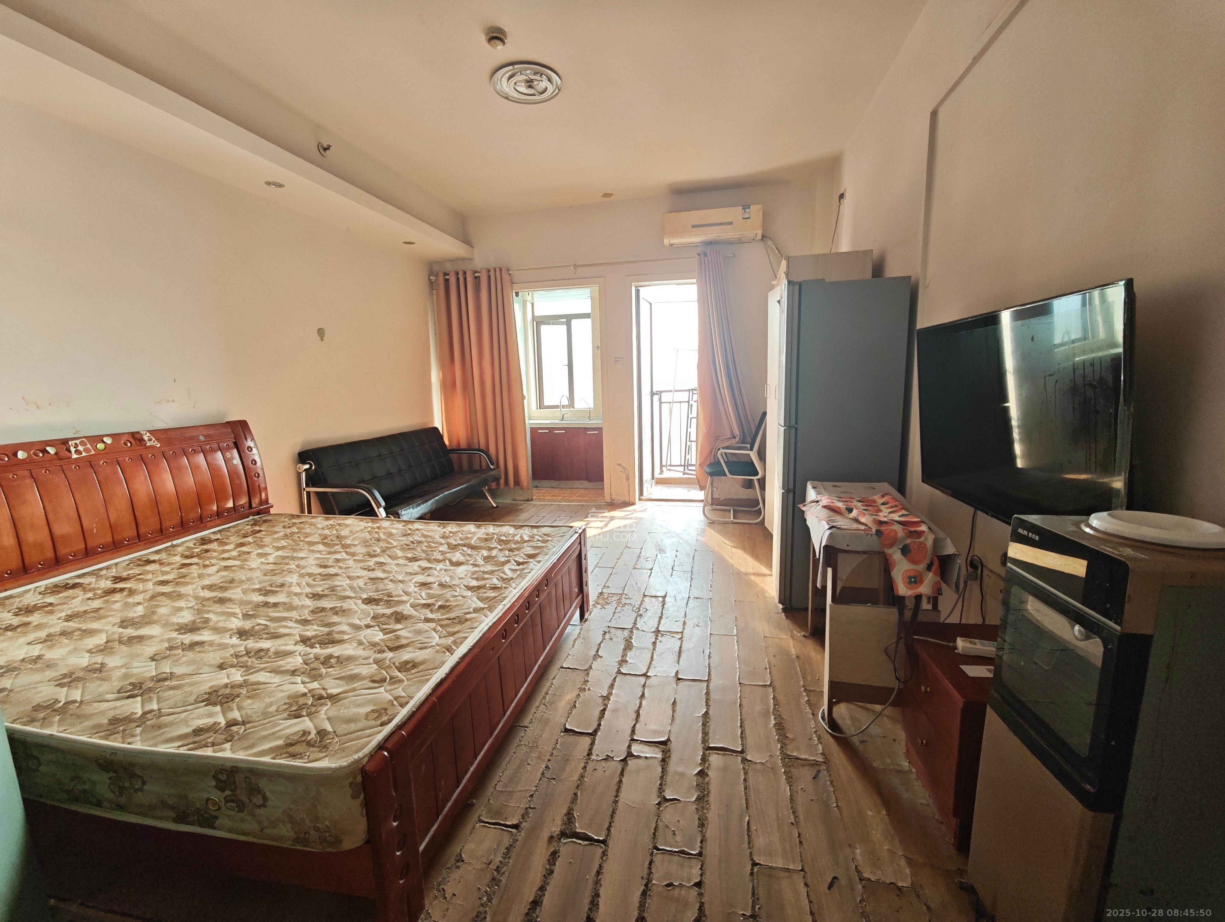 水岸世景  1室1厅1卫    1000.0元/月 水岸世景  1室1厅1卫    1000.0元/月室内图