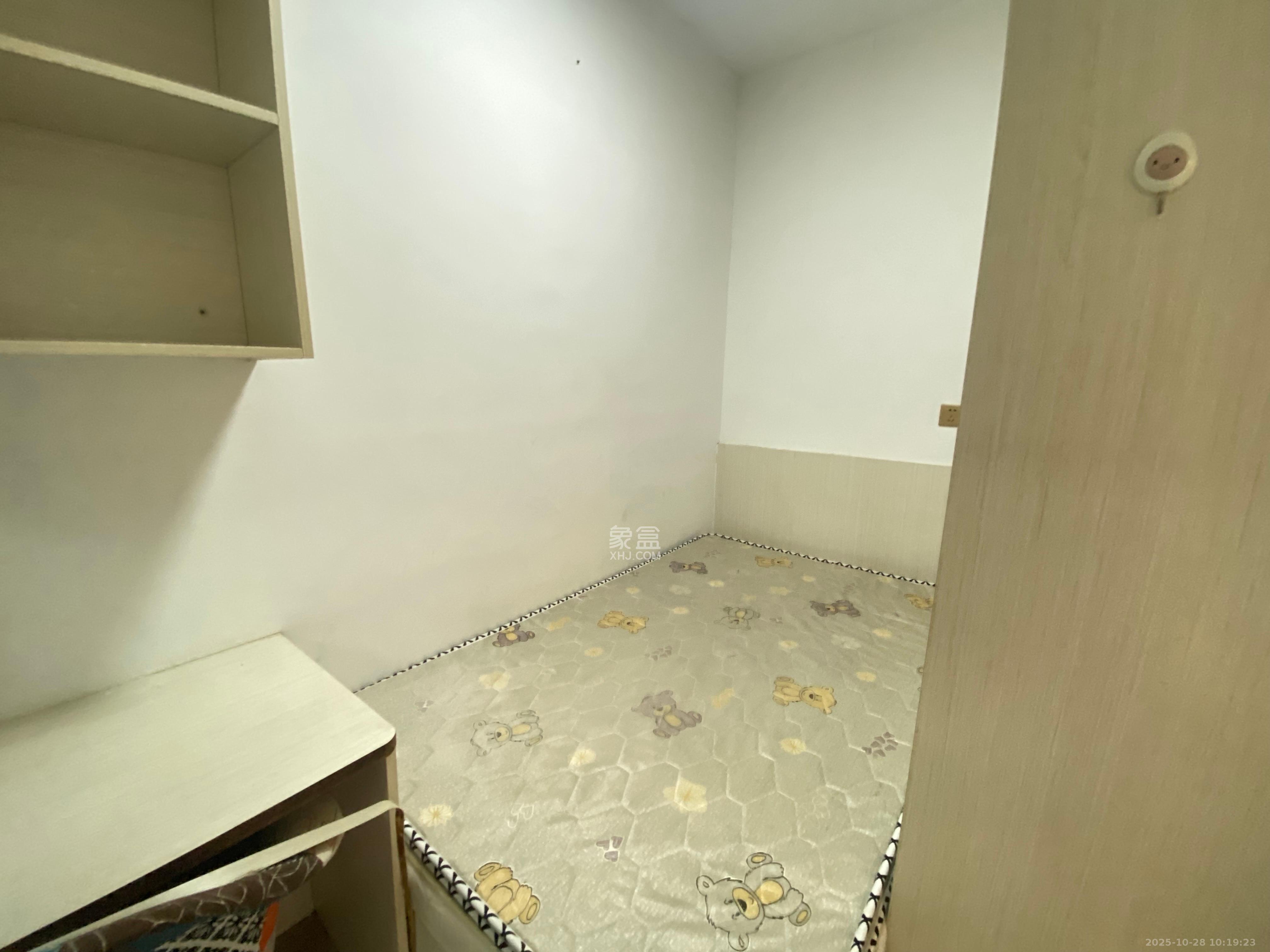 欧亚达国际广场 2室1厅1卫 2300.0元/月 欧亚达国际广场 2室1厅1卫 2300.0元/月室内图