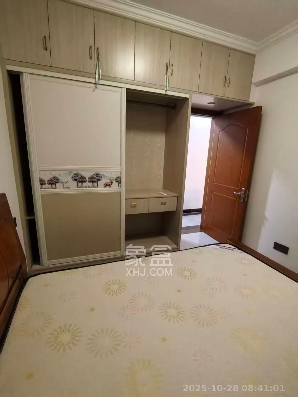 荷韵园 4室2厅2卫 1700.0元/月 荷韵园 4室2厅2卫 1700.0元/月室内图