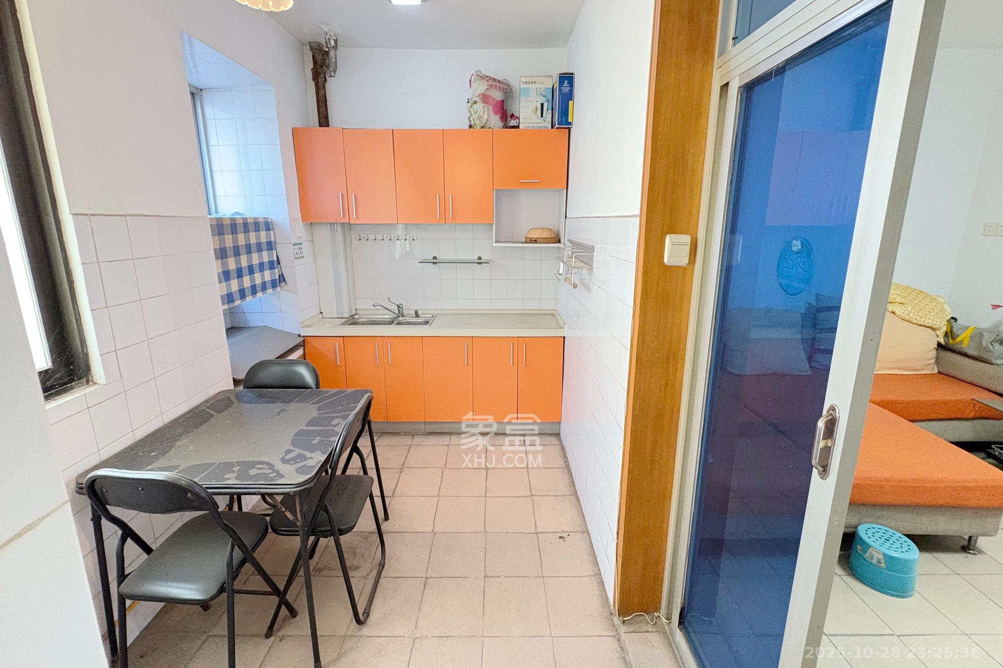 府后街50号三招四招宿舍  2室1厅1卫    46.0万 府后街50号三招四招宿舍  2室1厅1卫    46.0万厨房